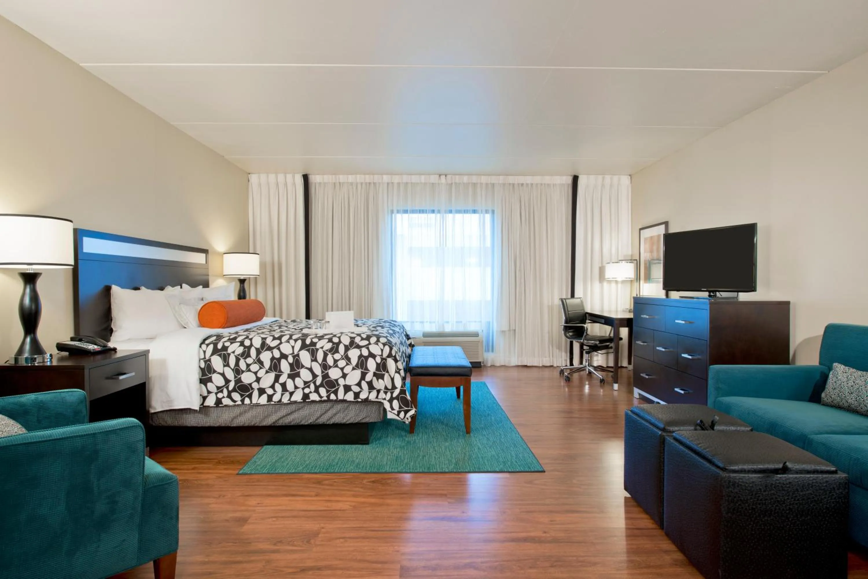 Bed in Hotel Indigo Atlanta Airport College Park by IHG