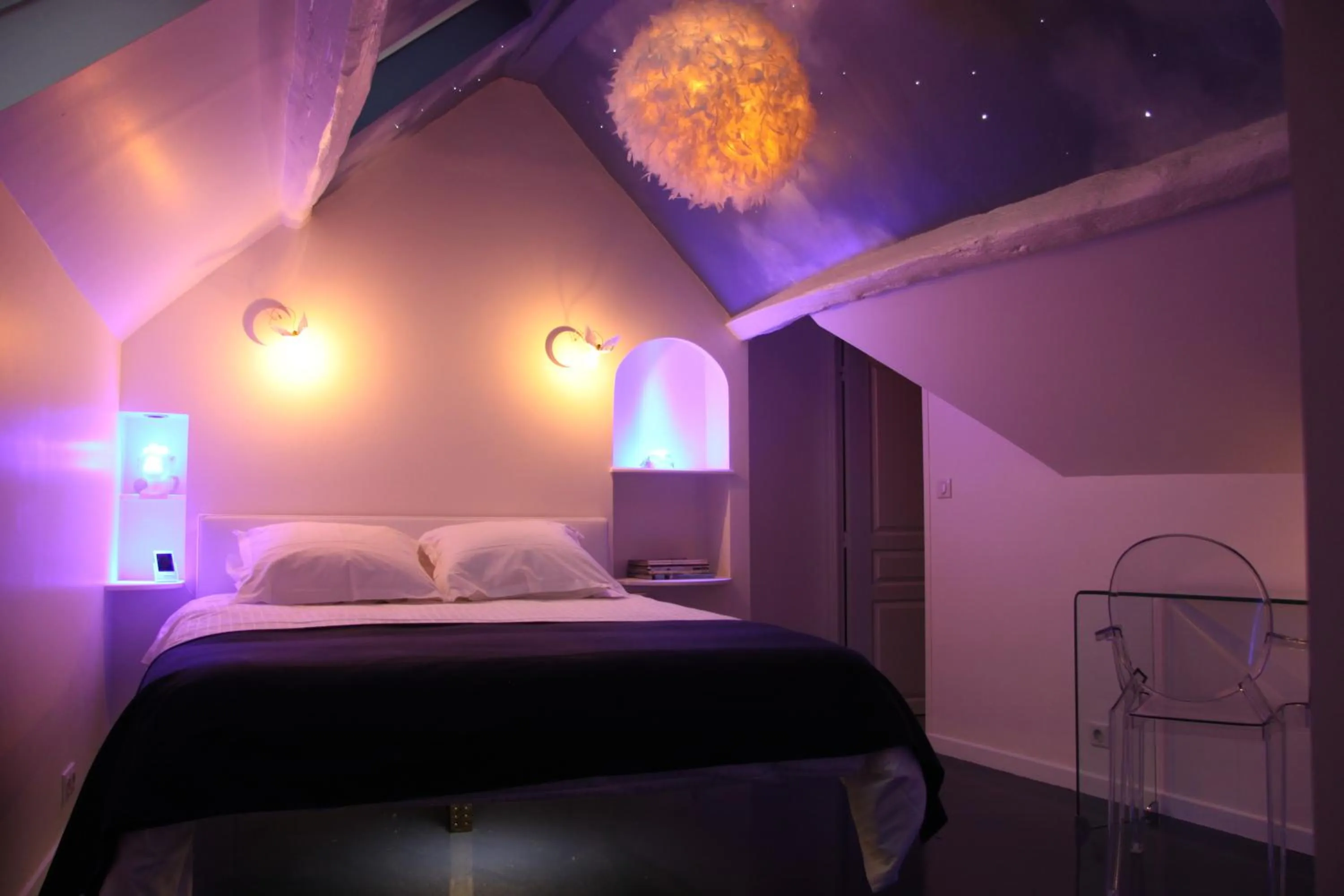 Bedroom, Bed in L'Hibernie