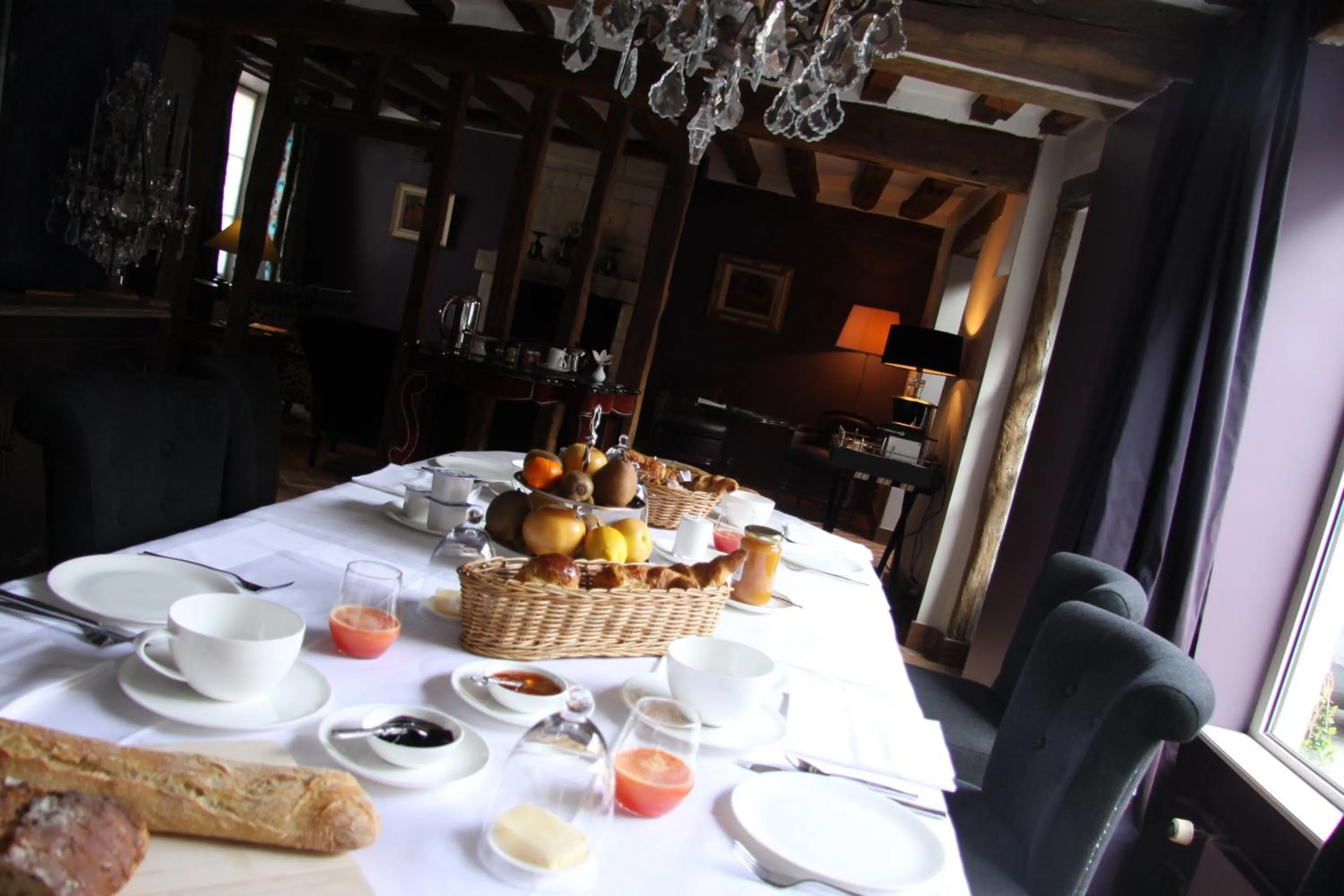 Restaurant/places to eat in L'Hibernie