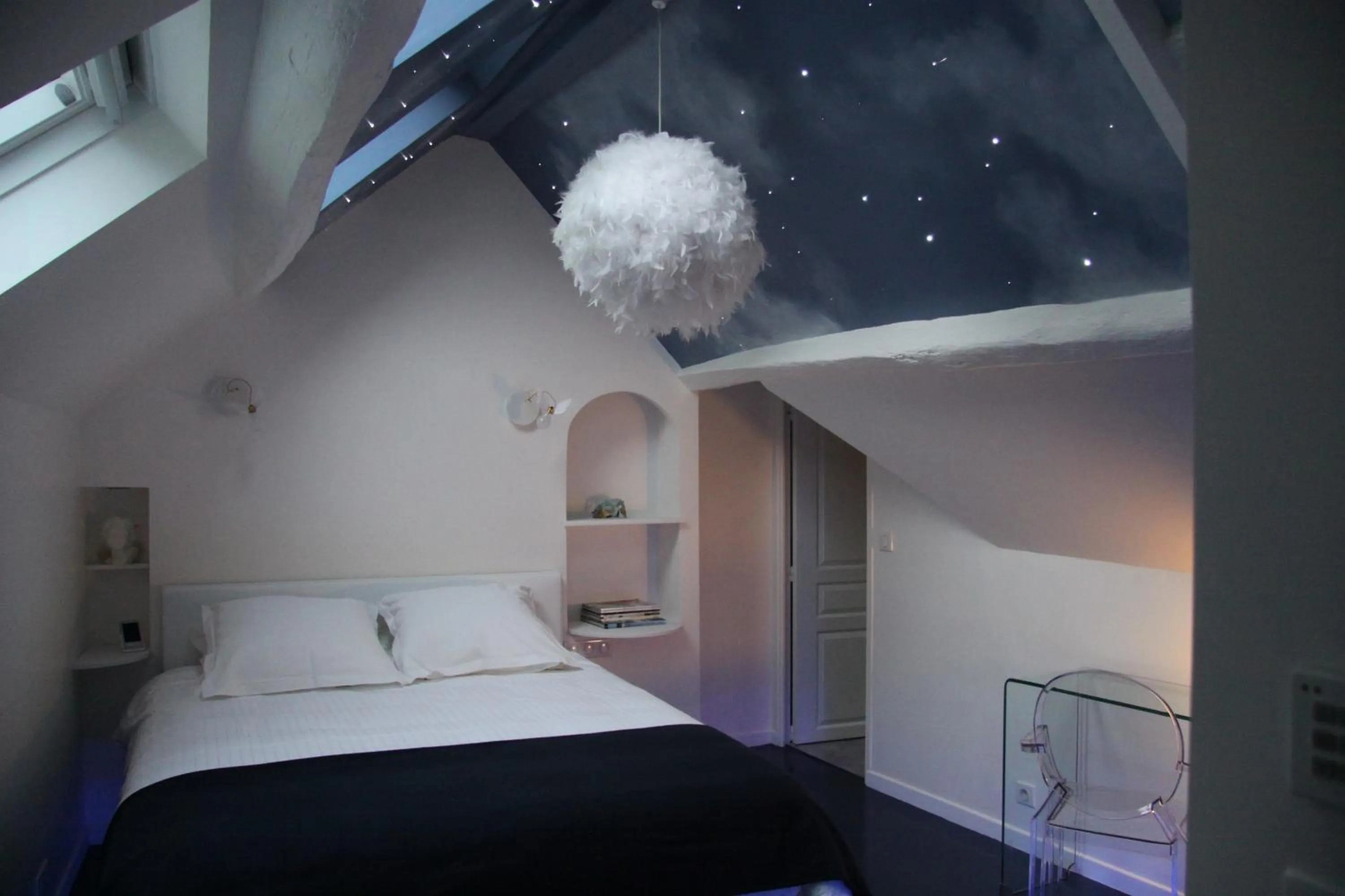 Bedroom, Bed in L'Hibernie