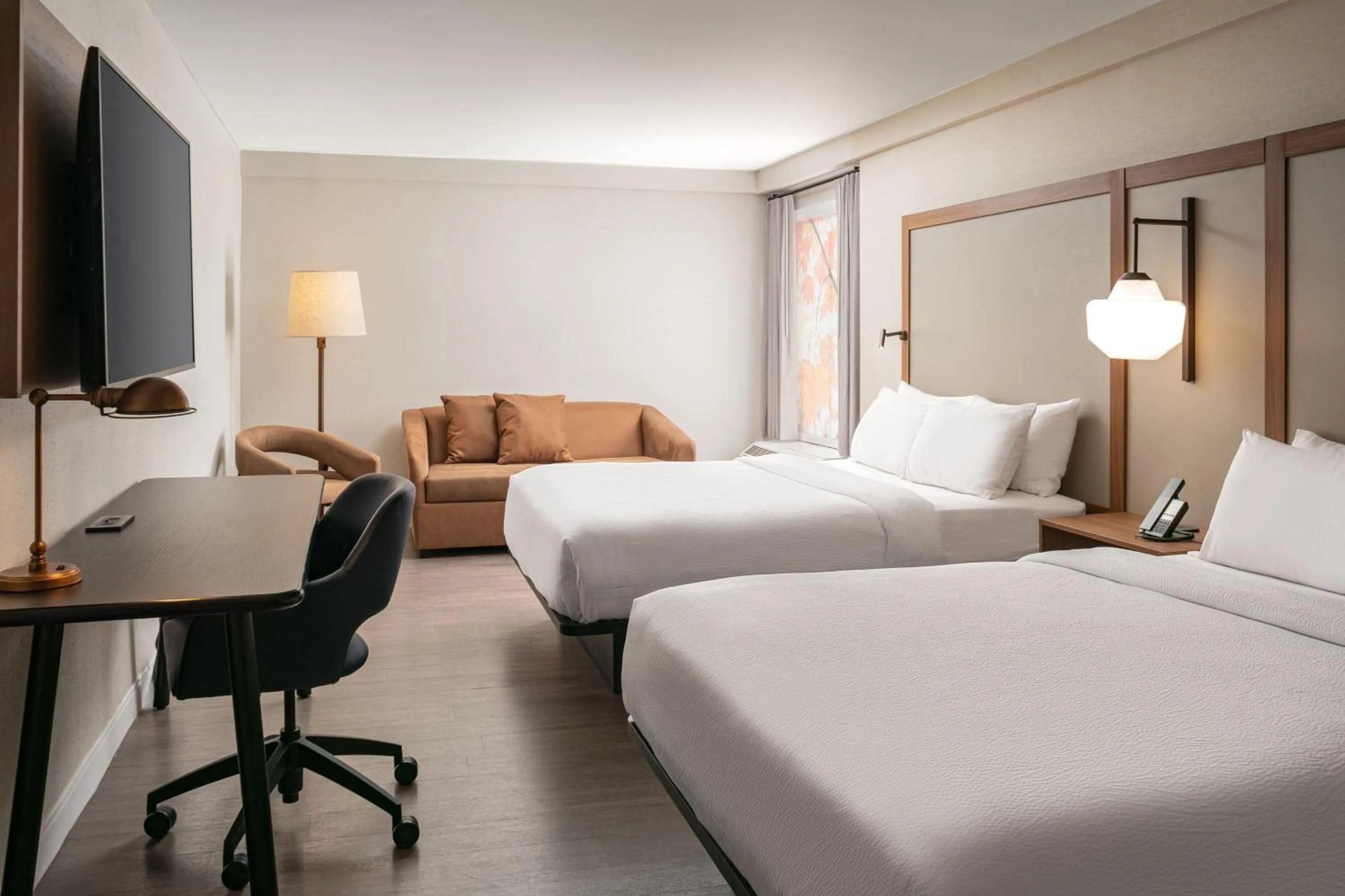 Photo of the whole room, Bed in Fairfield Inn & Suites by Marriott Lexington Georgetown/College Inn