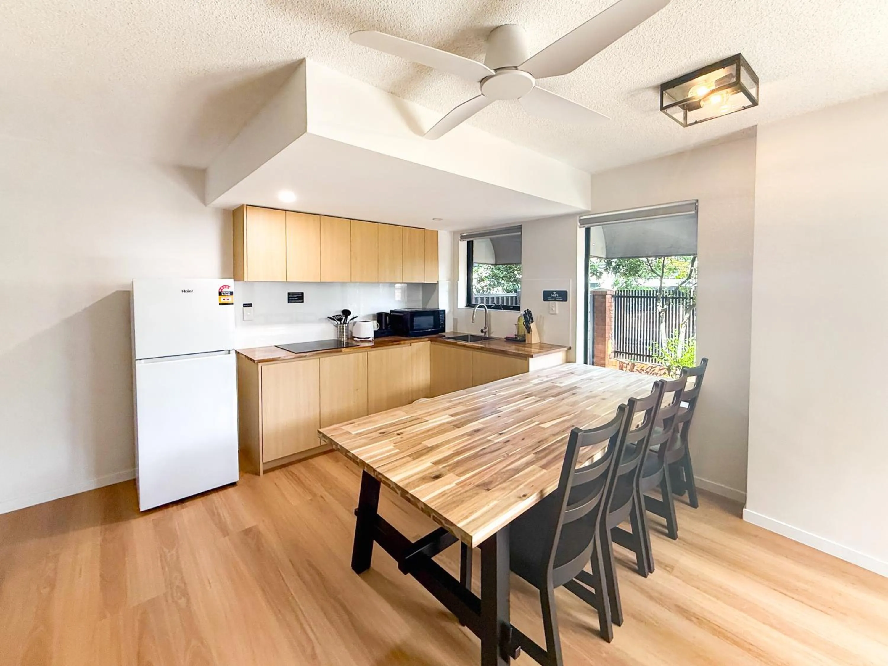 Kitchen or kitchenette in Spring Hill Inn
