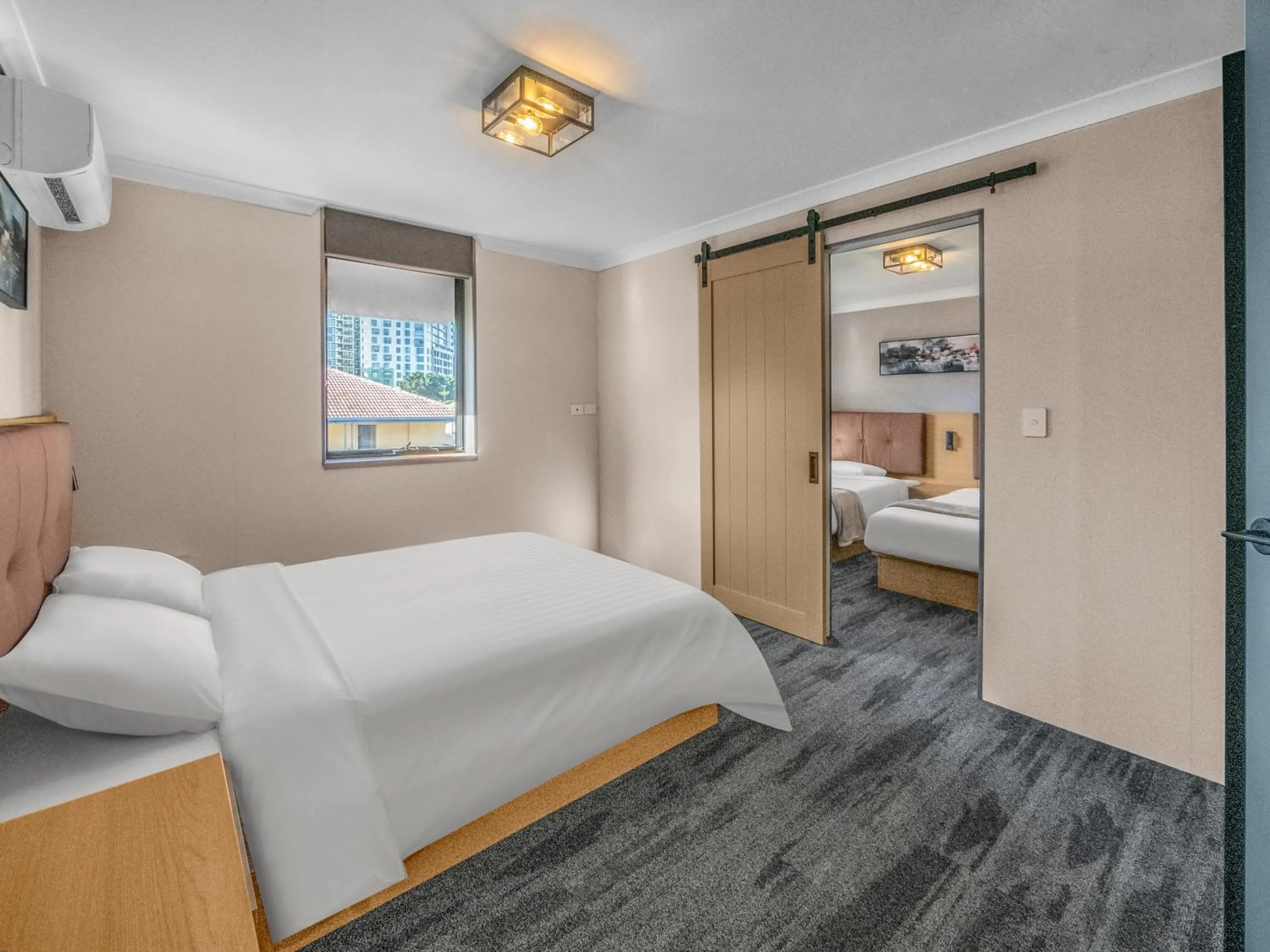 Bedroom, Bed in Spring Hill Inn