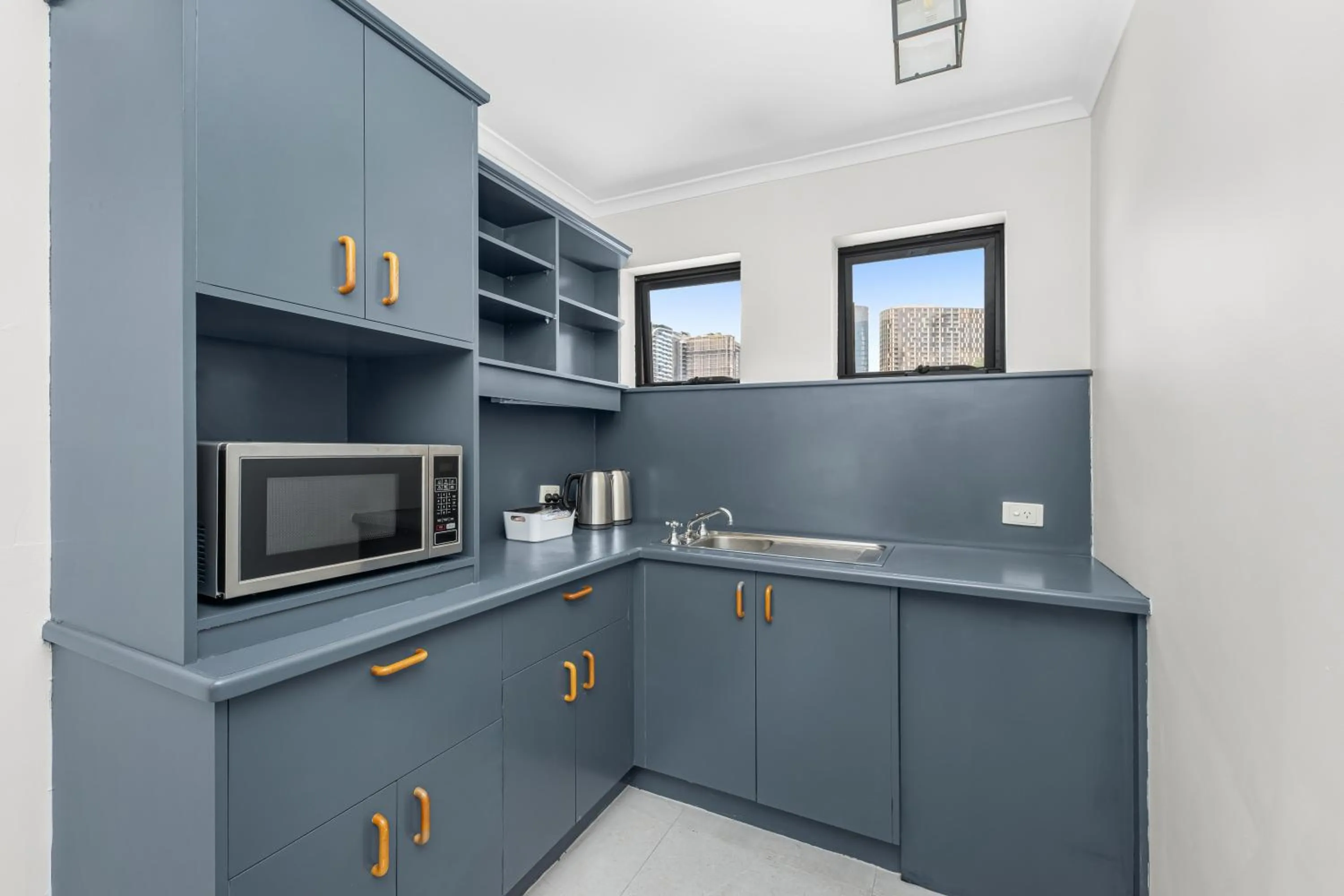 Communal kitchen in Spring Hill Inn