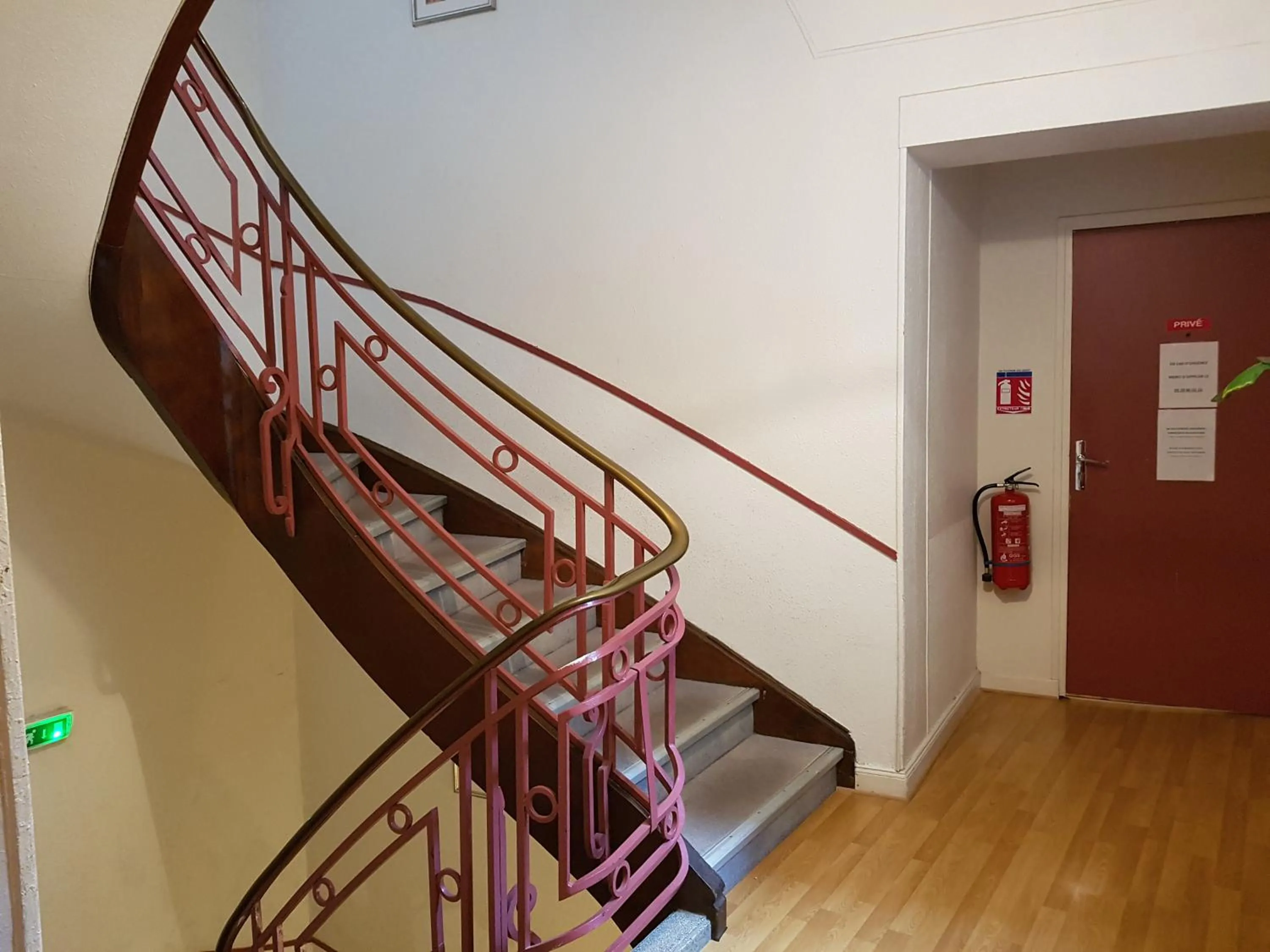 Hotel Bar Restaurant Saint Paul