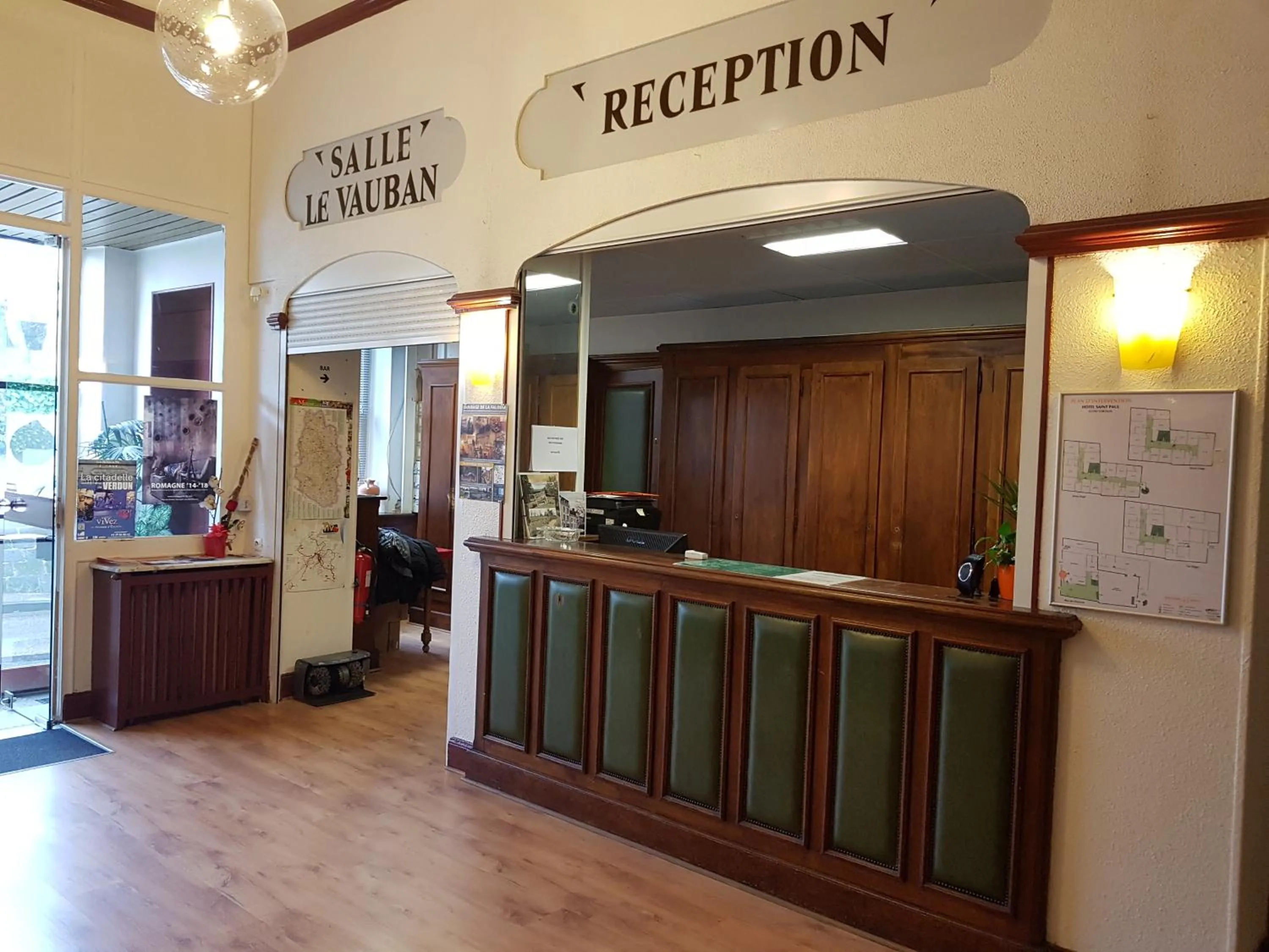 Lobby or reception in Hotel Bar Restaurant Saint Paul