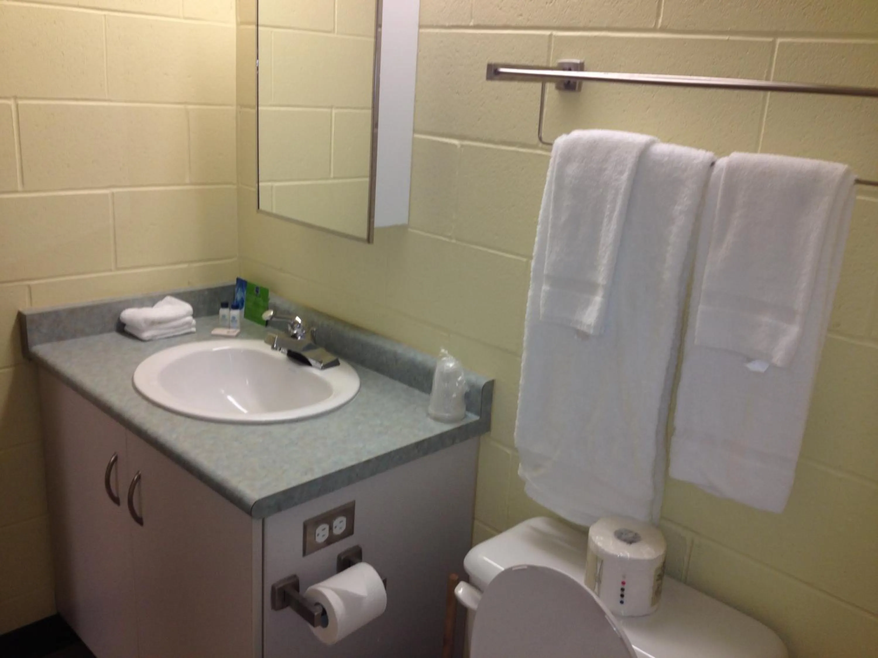 Residence & Conference Centre - Sudbury West