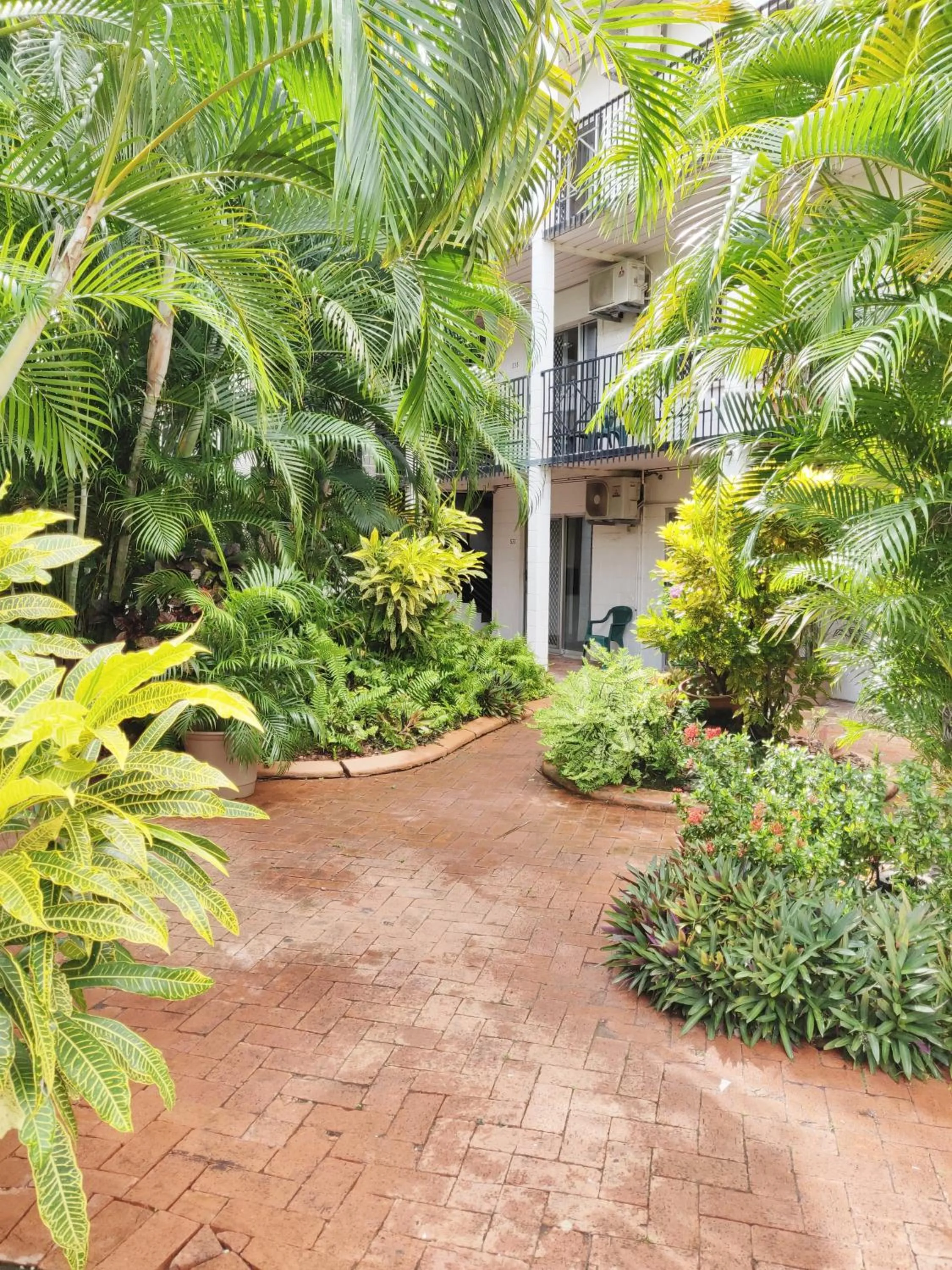 Garden in Coconut Grove Holiday Apartments