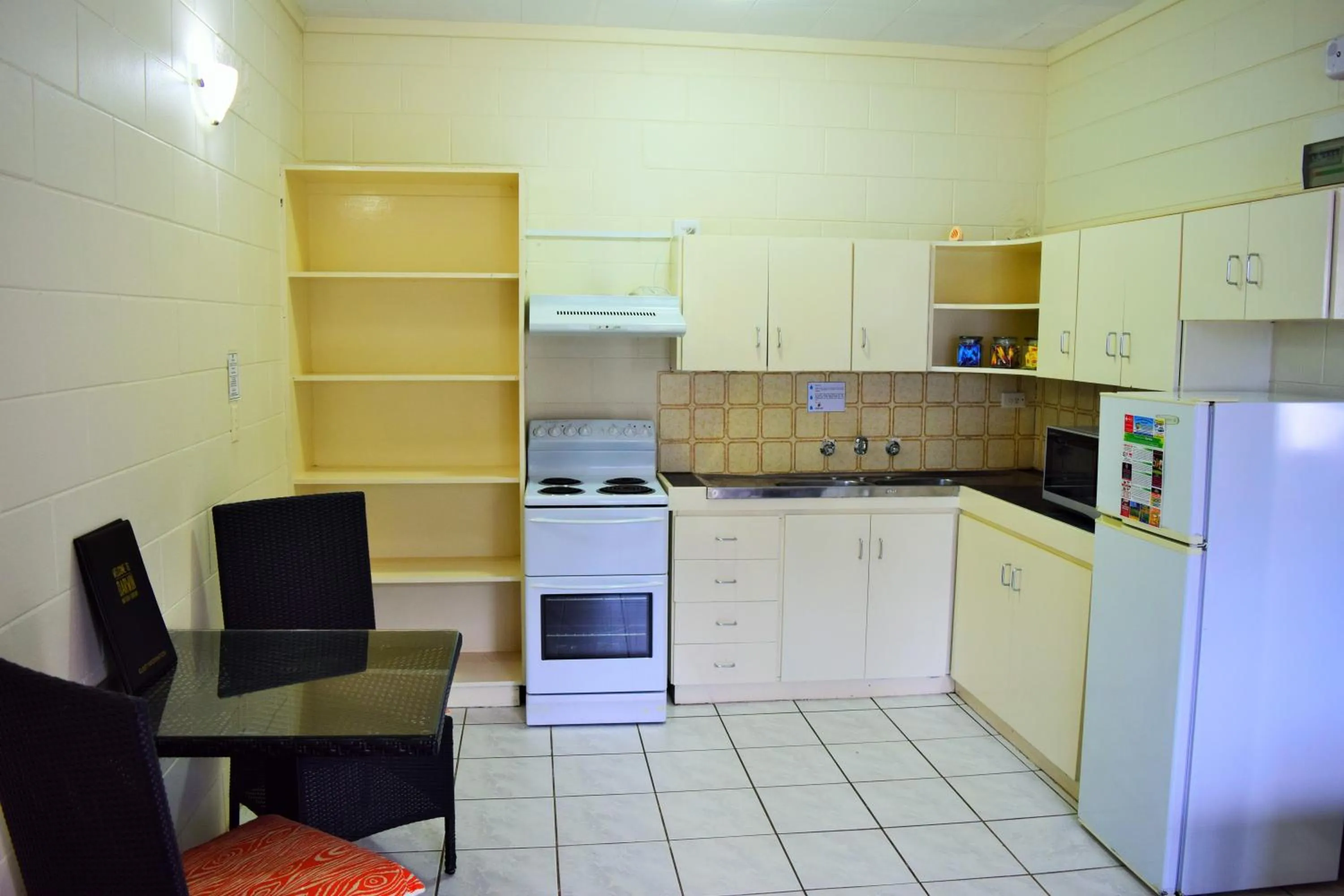 kitchen in Coconut Grove Holiday Apartments