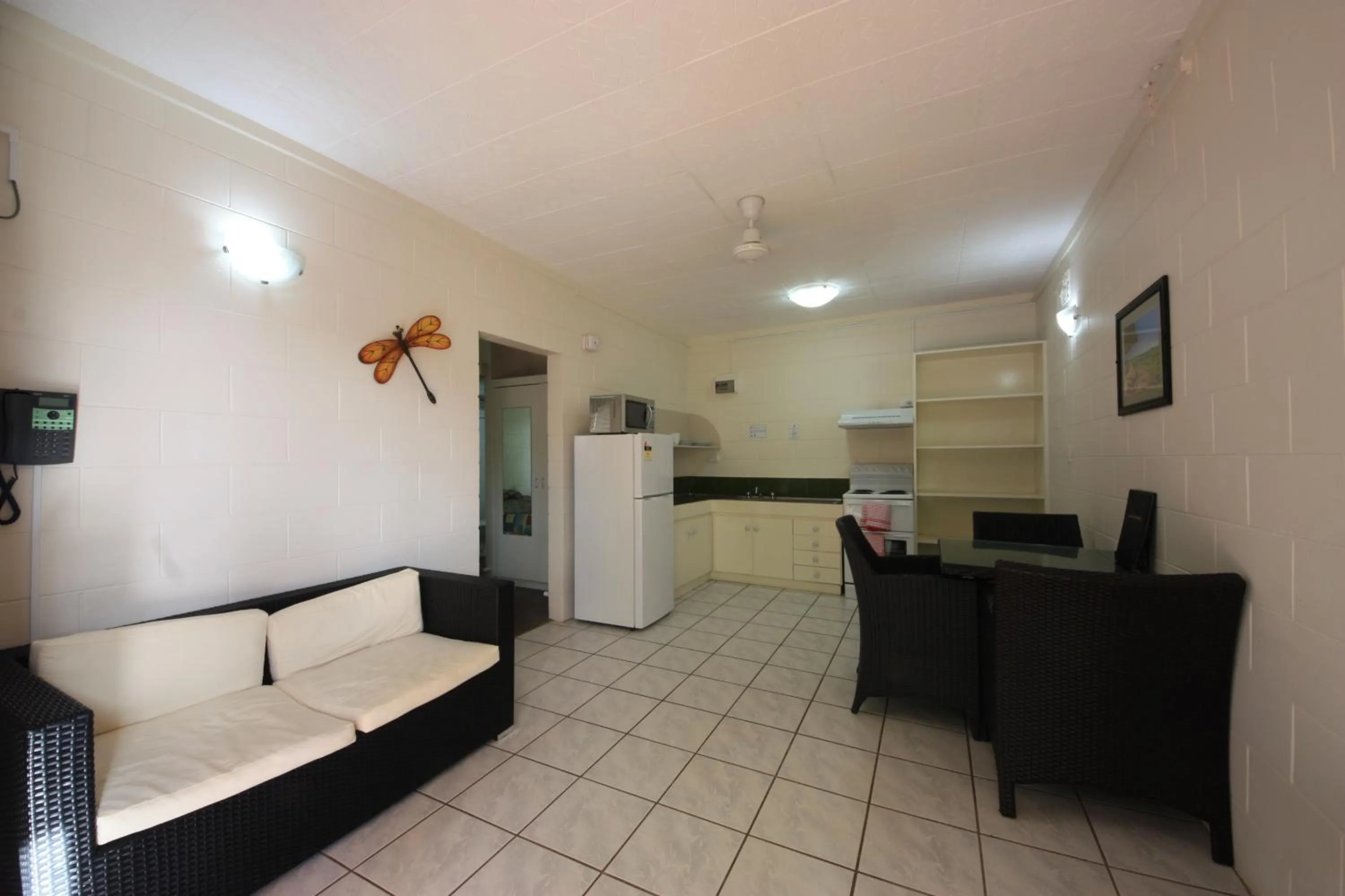 Kitchen or kitchenette in Coconut Grove Holiday Apartments