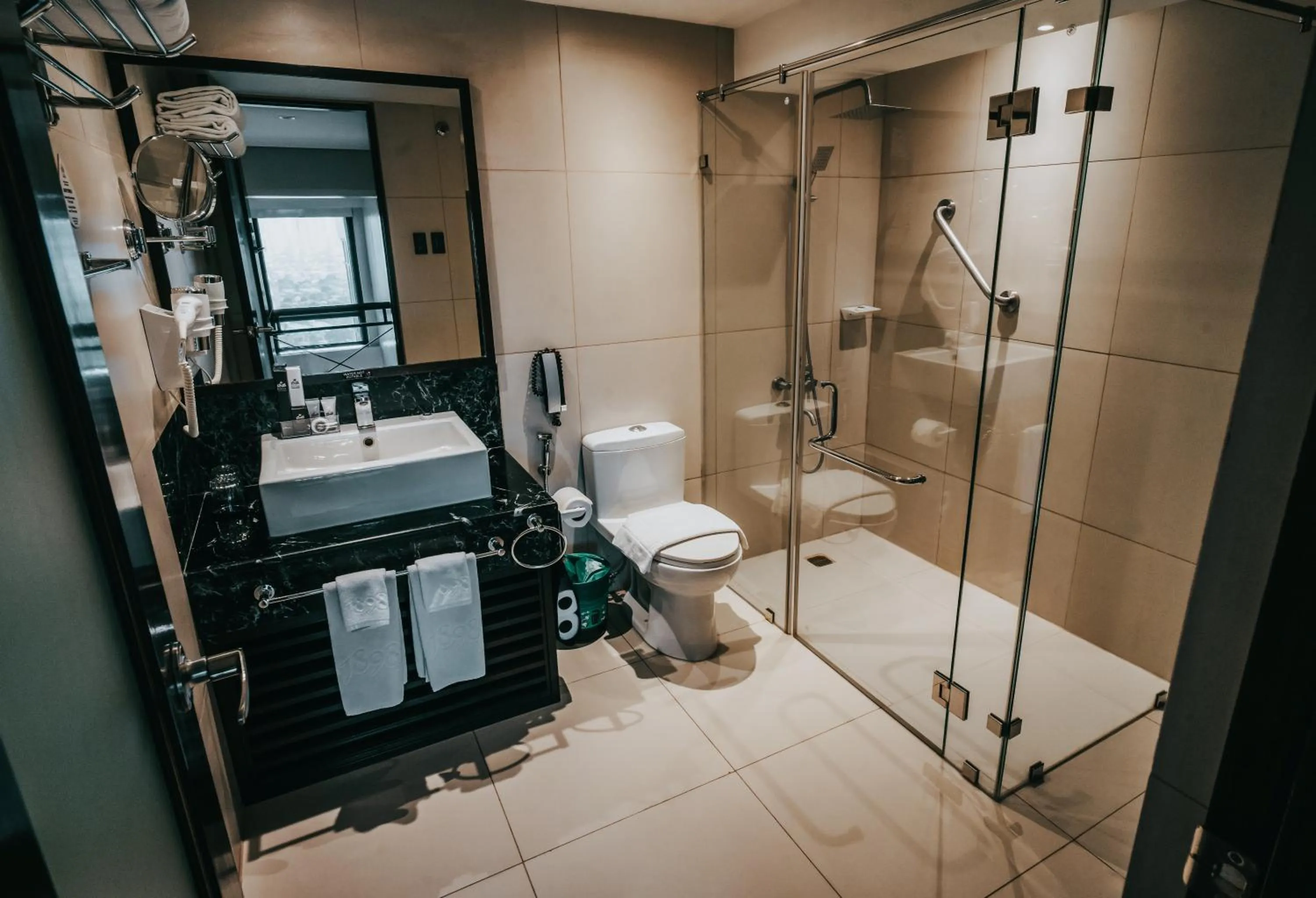 Bathroom in 1898 Hotel Colonia En Las Filipinas