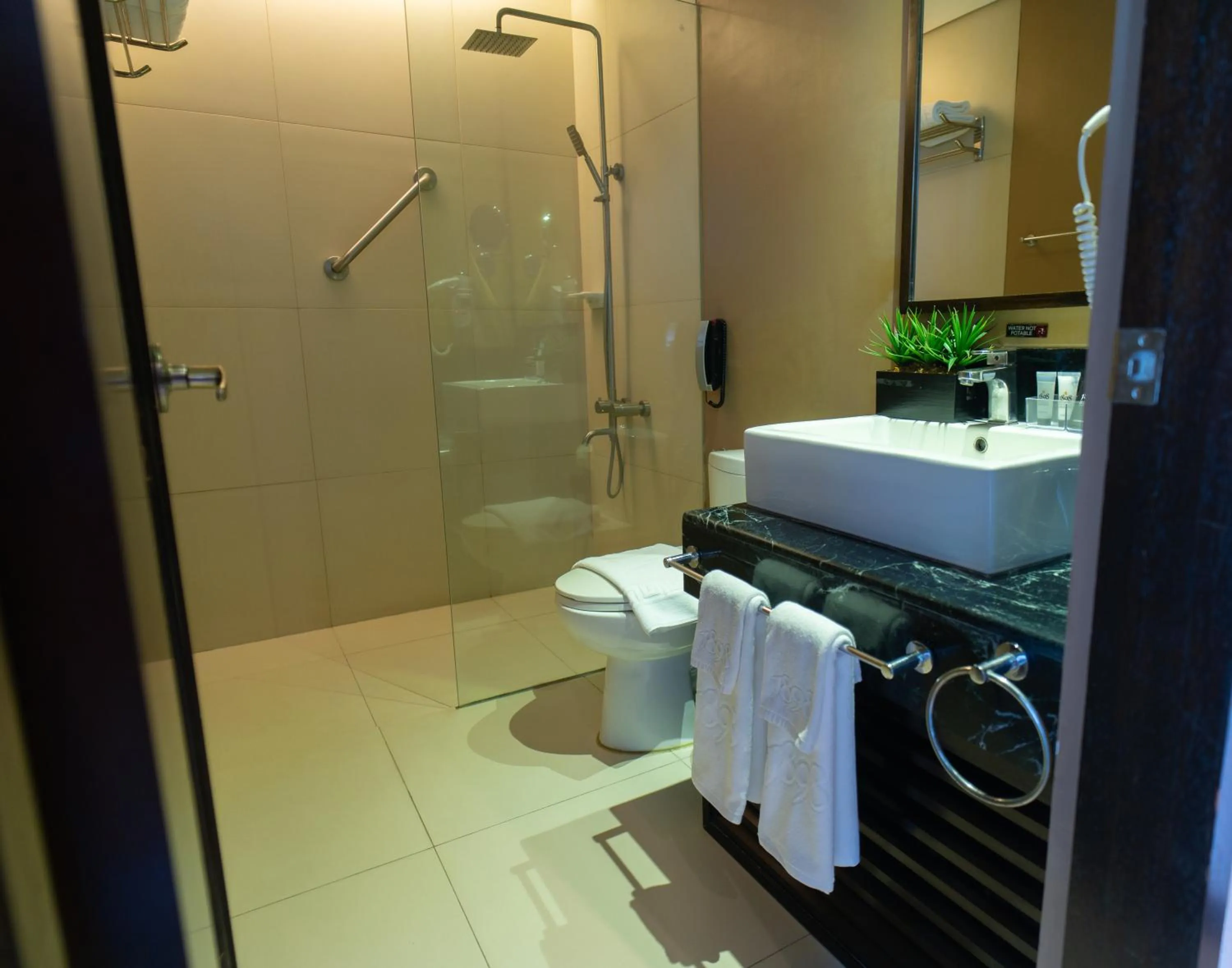 Bathroom in 1898 Hotel Colonia En Las Filipinas