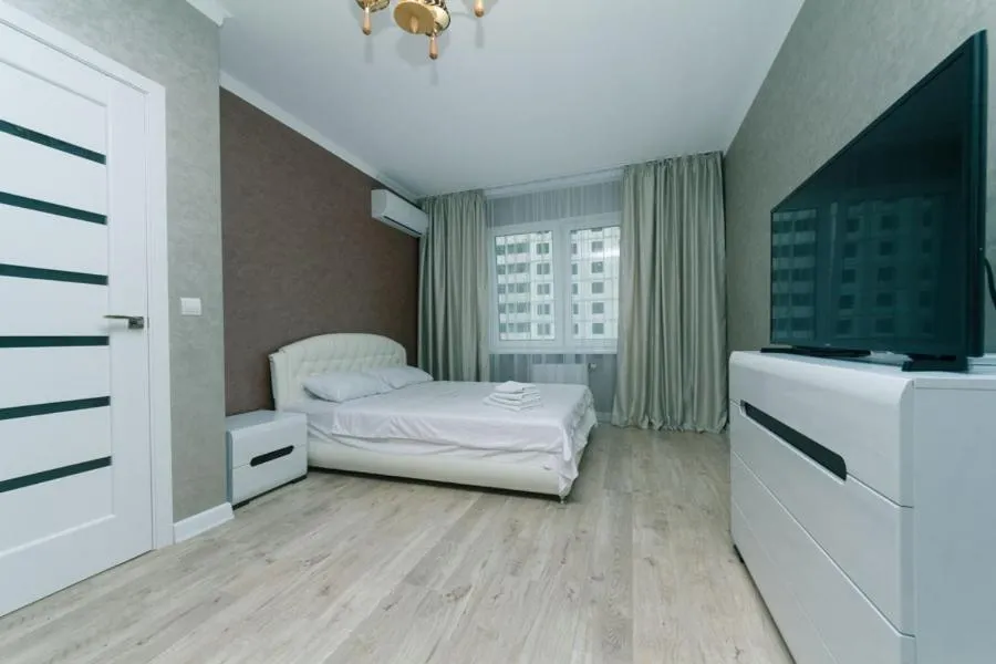 Apartment in Sofii Rusovoi 3v