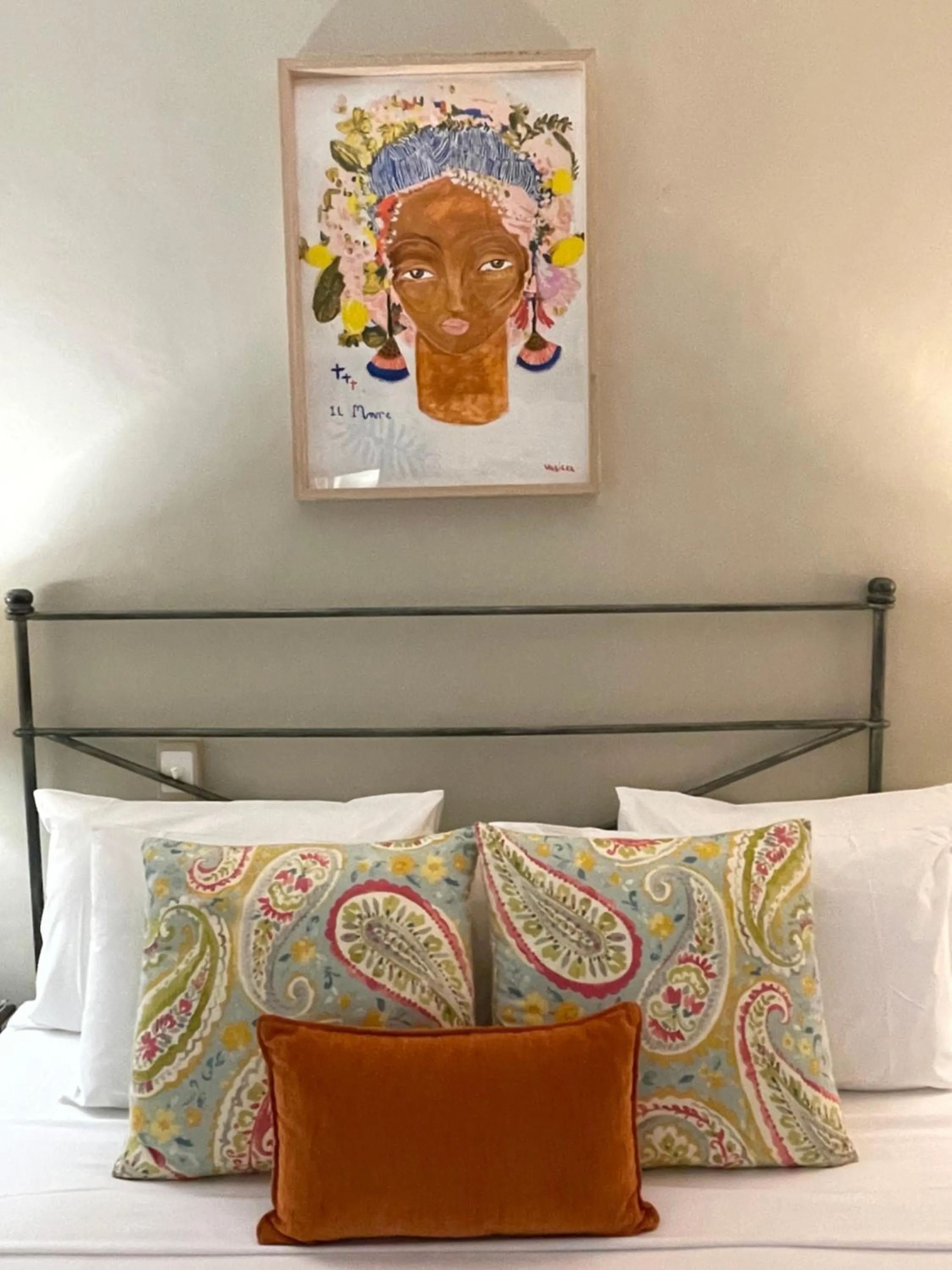 Decorative detail, Bed in Villa San Michele (Official)