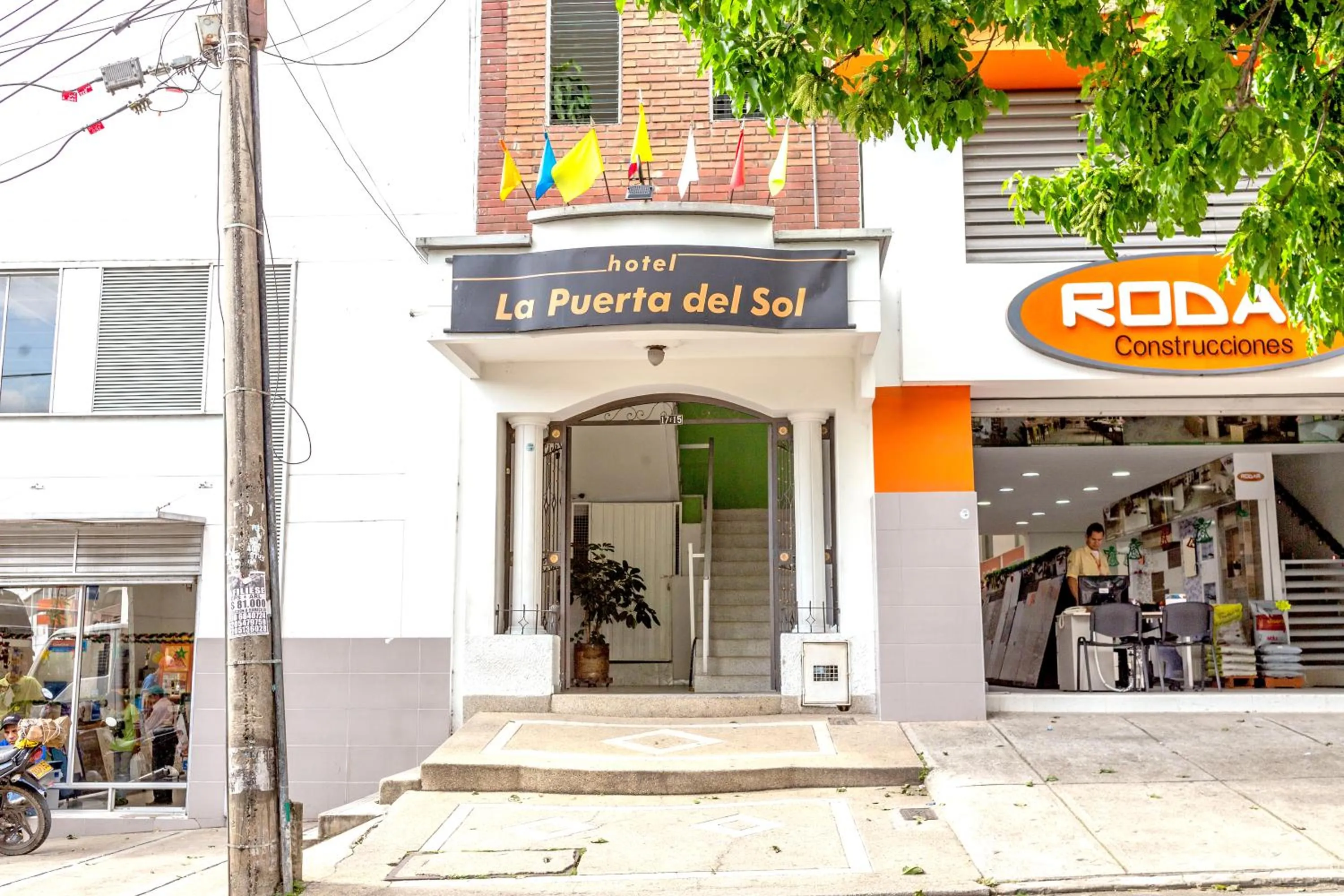 Facade/entrance in Ayenda 1506 La Puerta del Sol