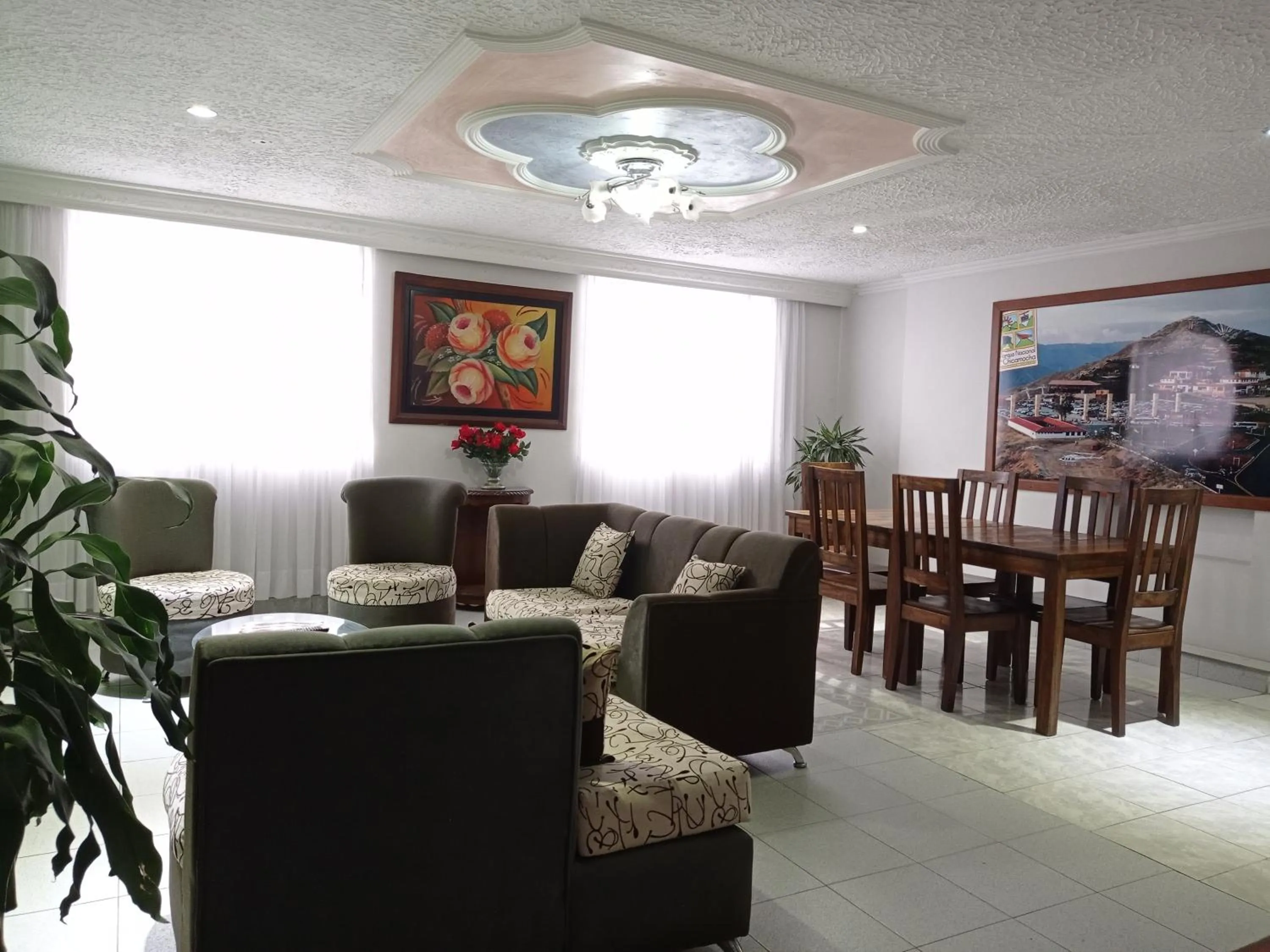 Communal lounge/ TV room in Ayenda 1506 La Puerta del Sol