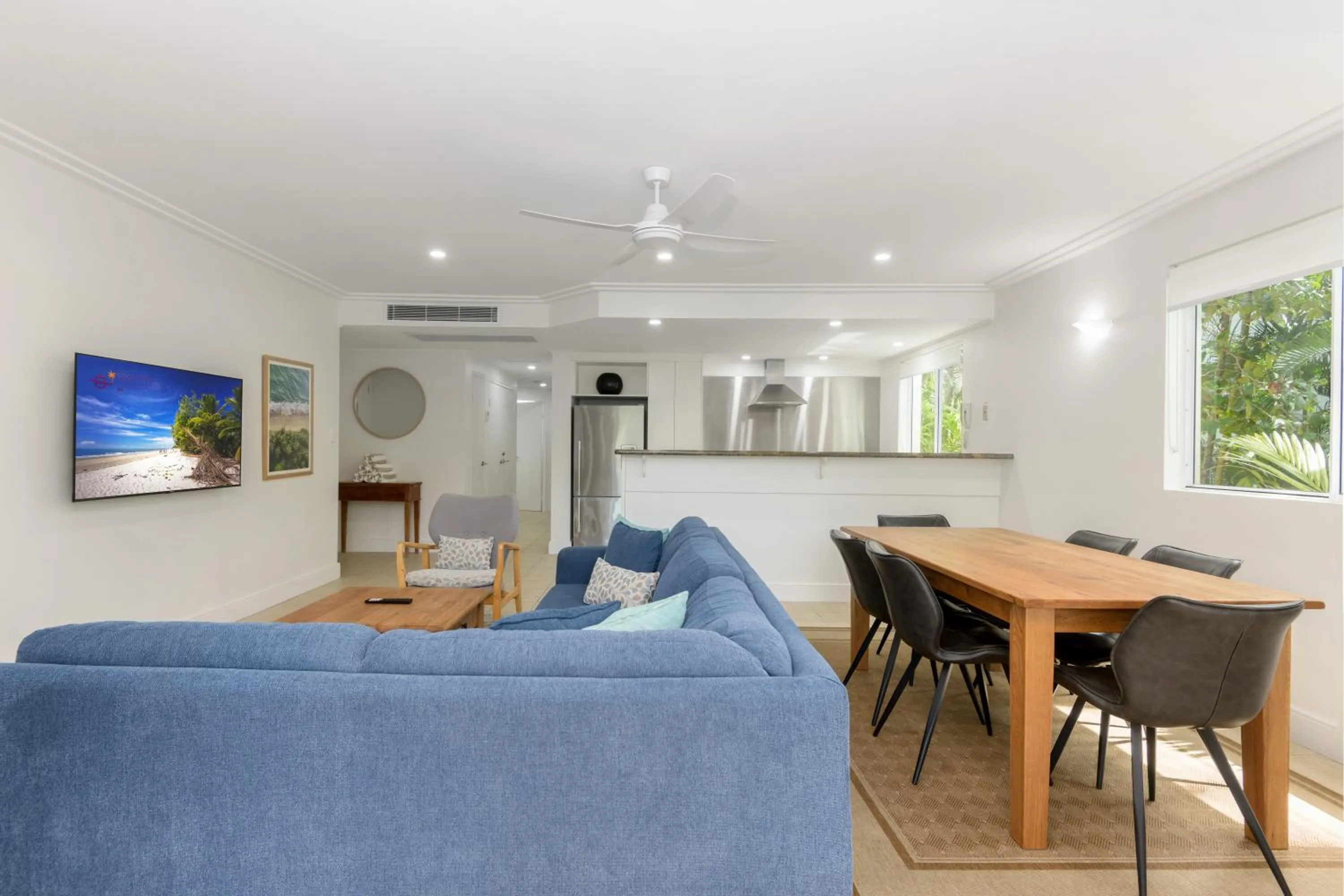 Living room in Mandalay Luxury Beachfront Apartments
