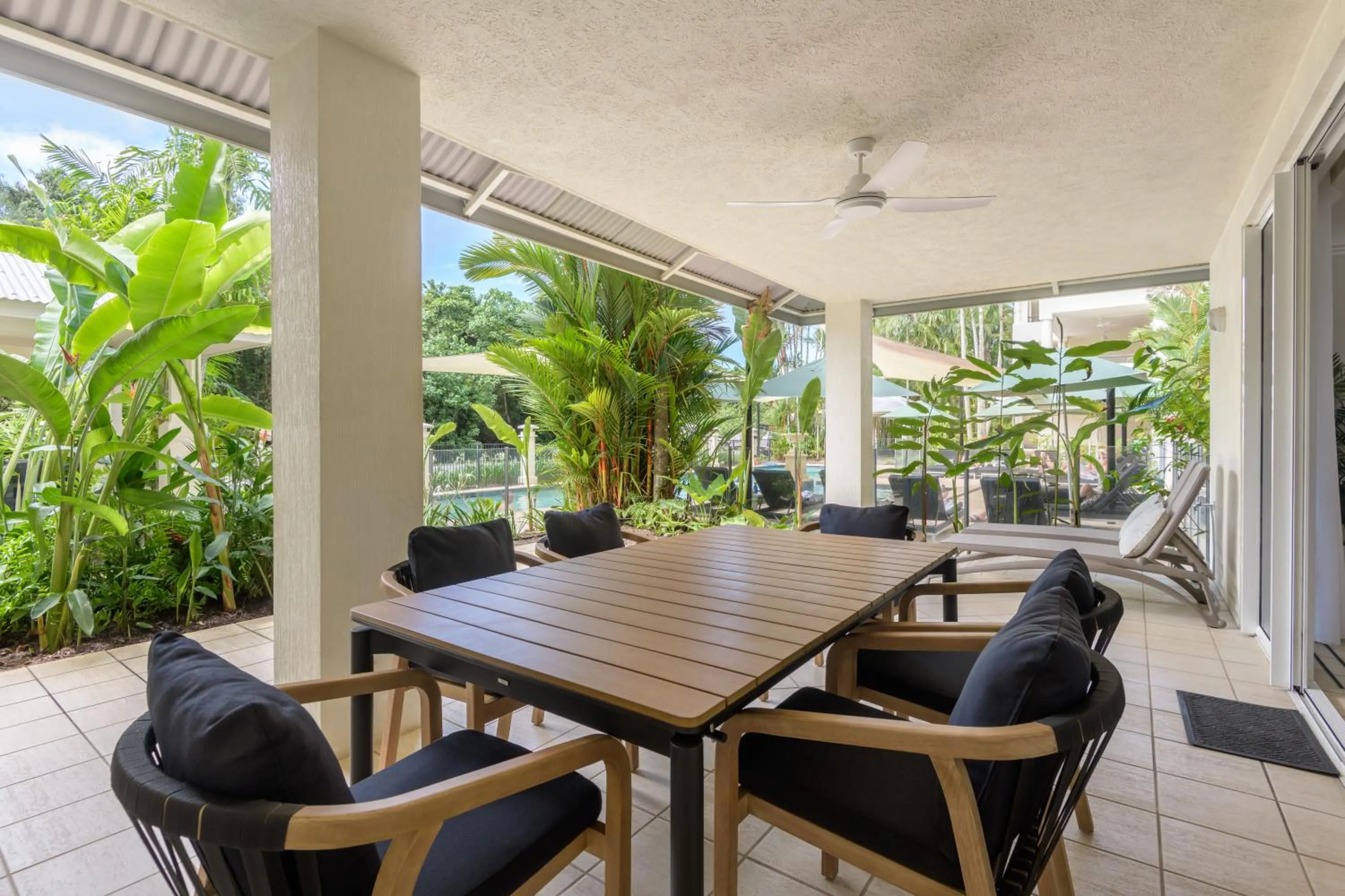 Balcony/Terrace in Mandalay Luxury Beachfront Apartments