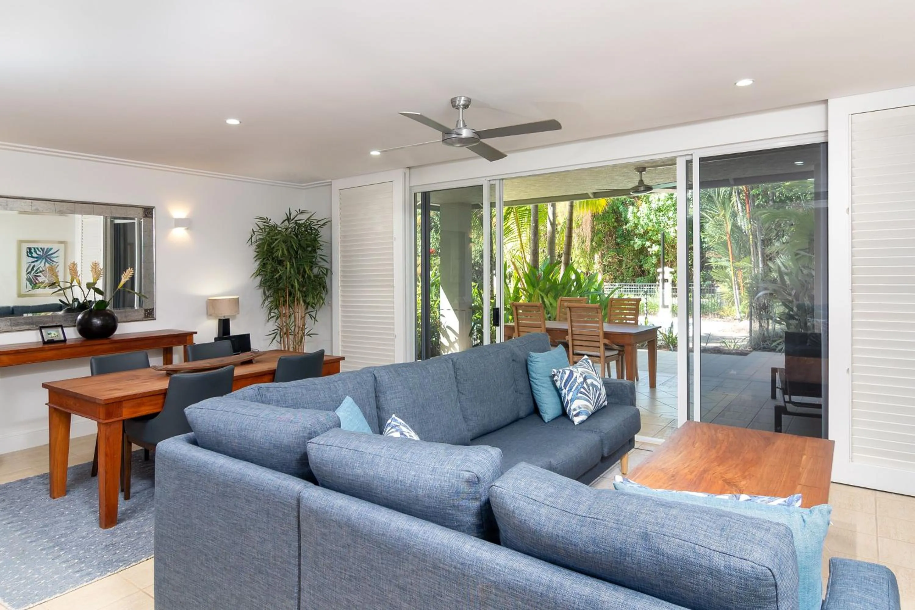 Living room in Mandalay Luxury Beachfront Apartments