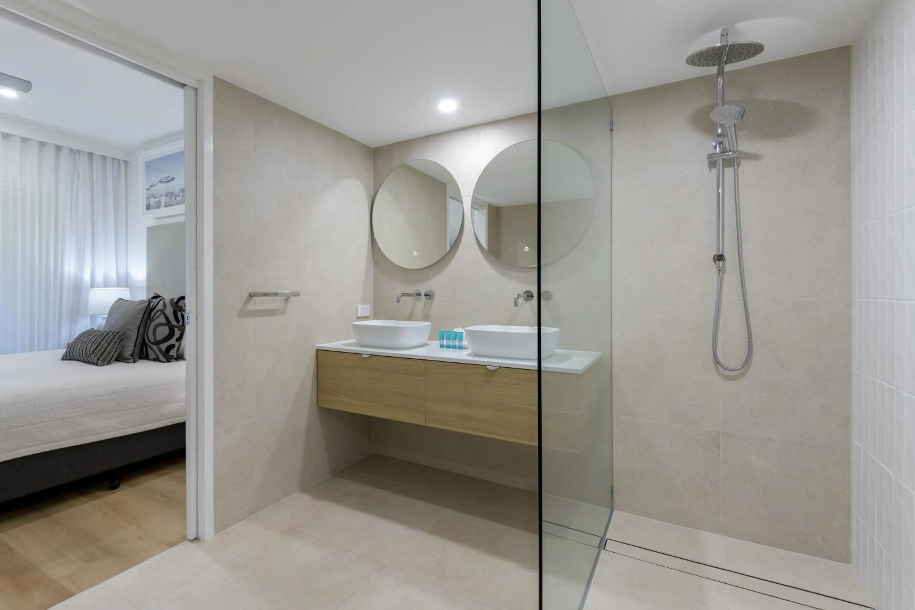 Bathroom, Bed in Mandalay Luxury Beachfront Apartments
