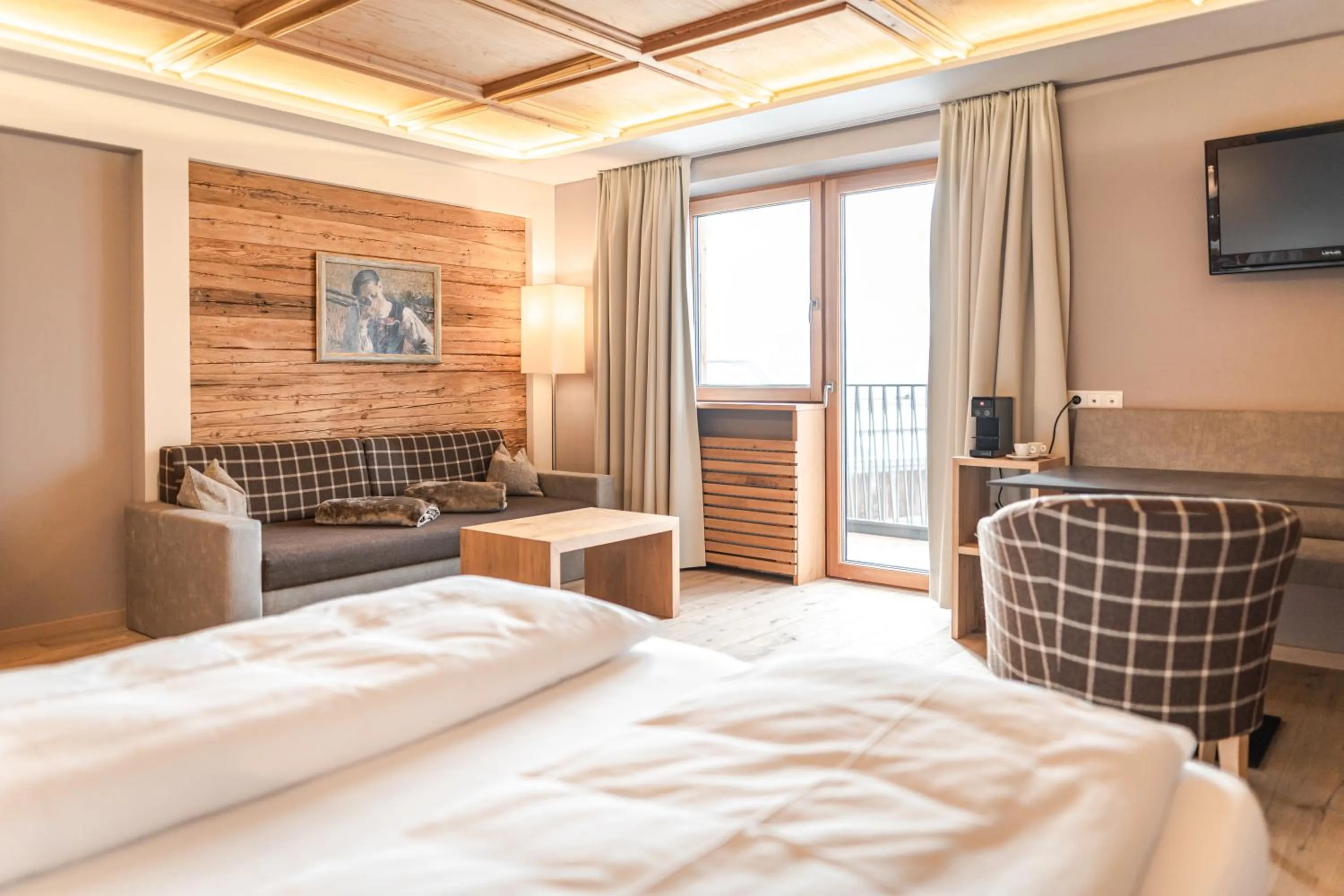 Bedroom, Bed in Maraias - Luxury Suites & Apartments
