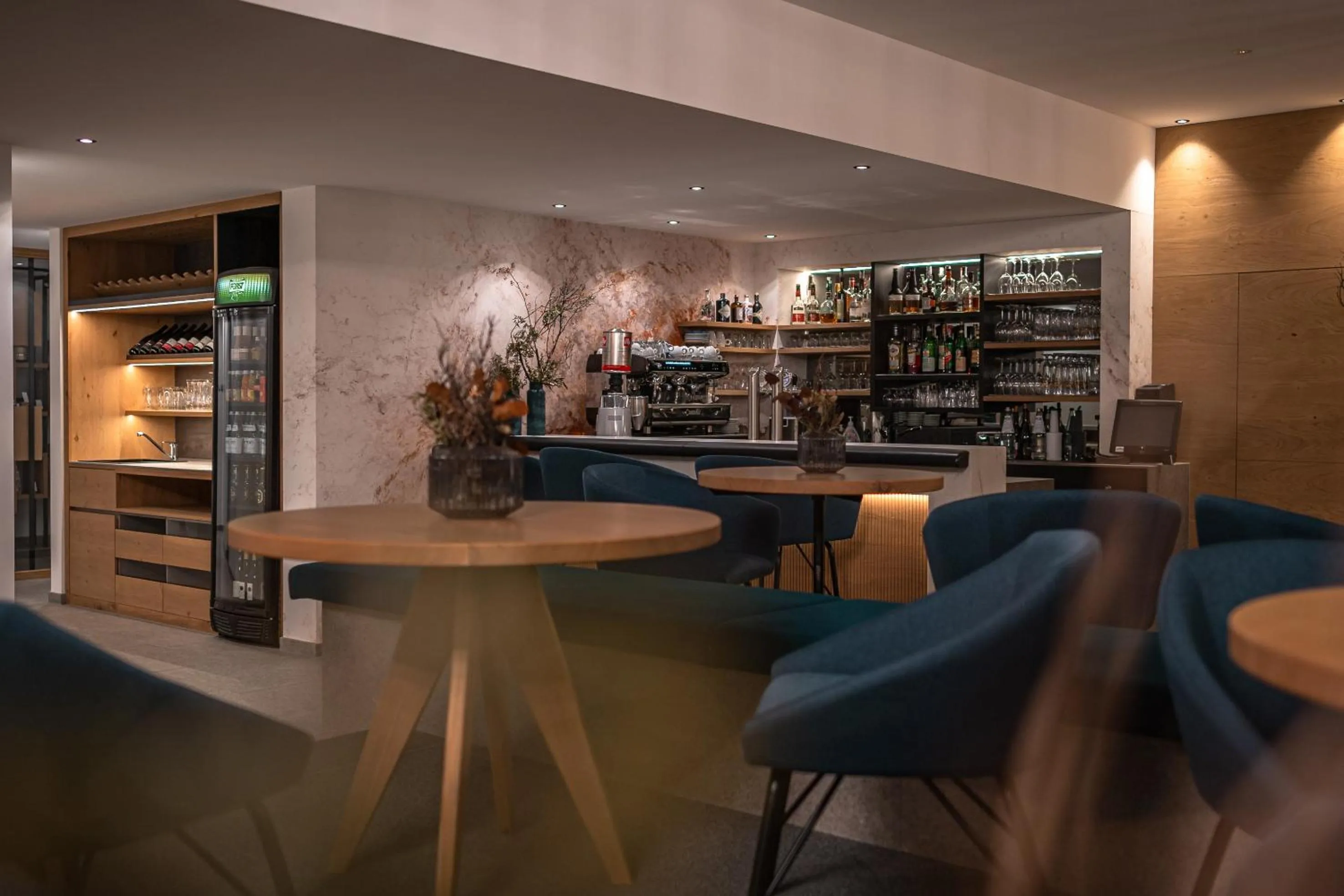 Lounge or bar in Maraias - Luxury Suites & Apartments