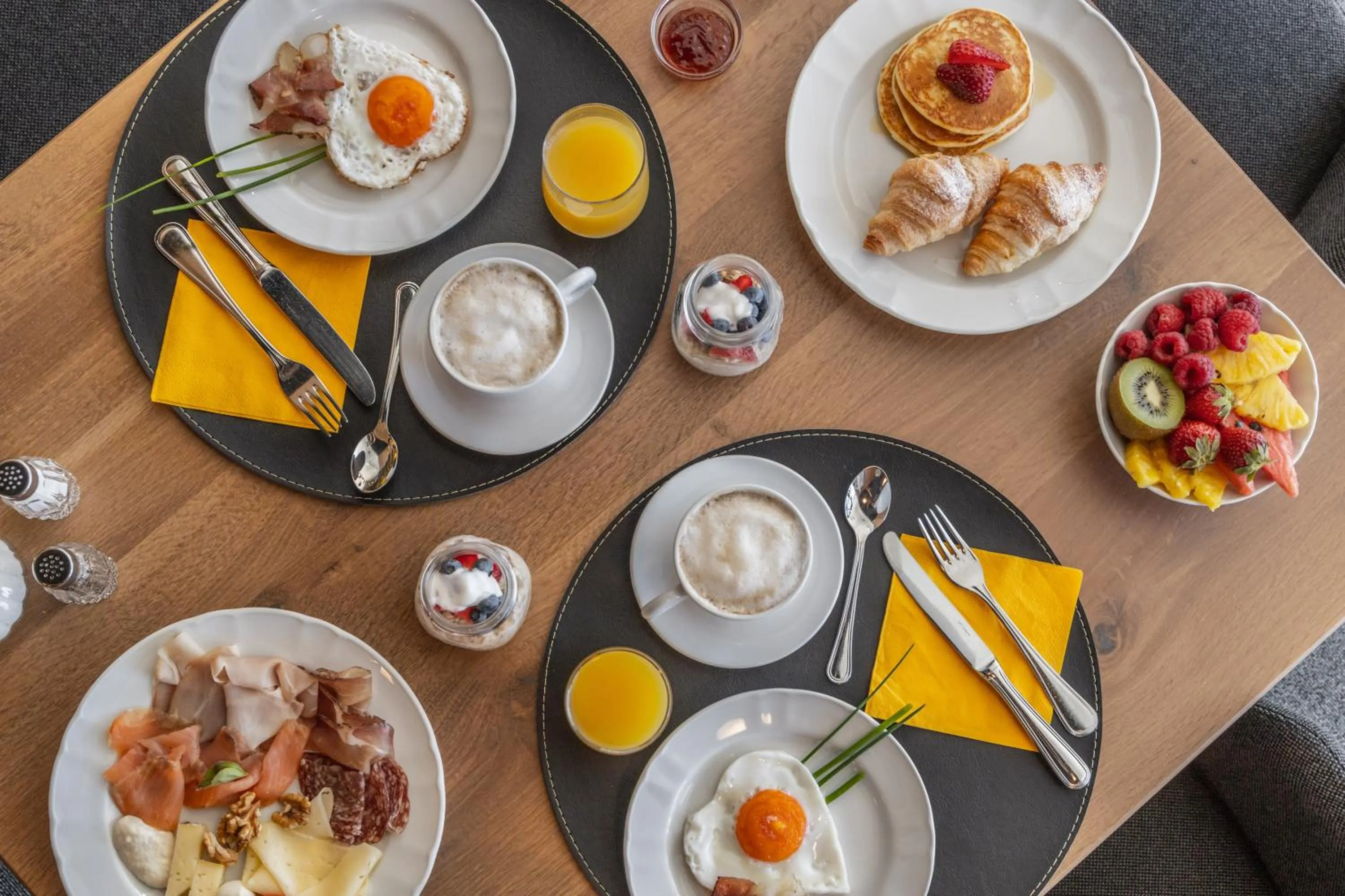 Breakfast in Maraias - Luxury Suites & Apartments