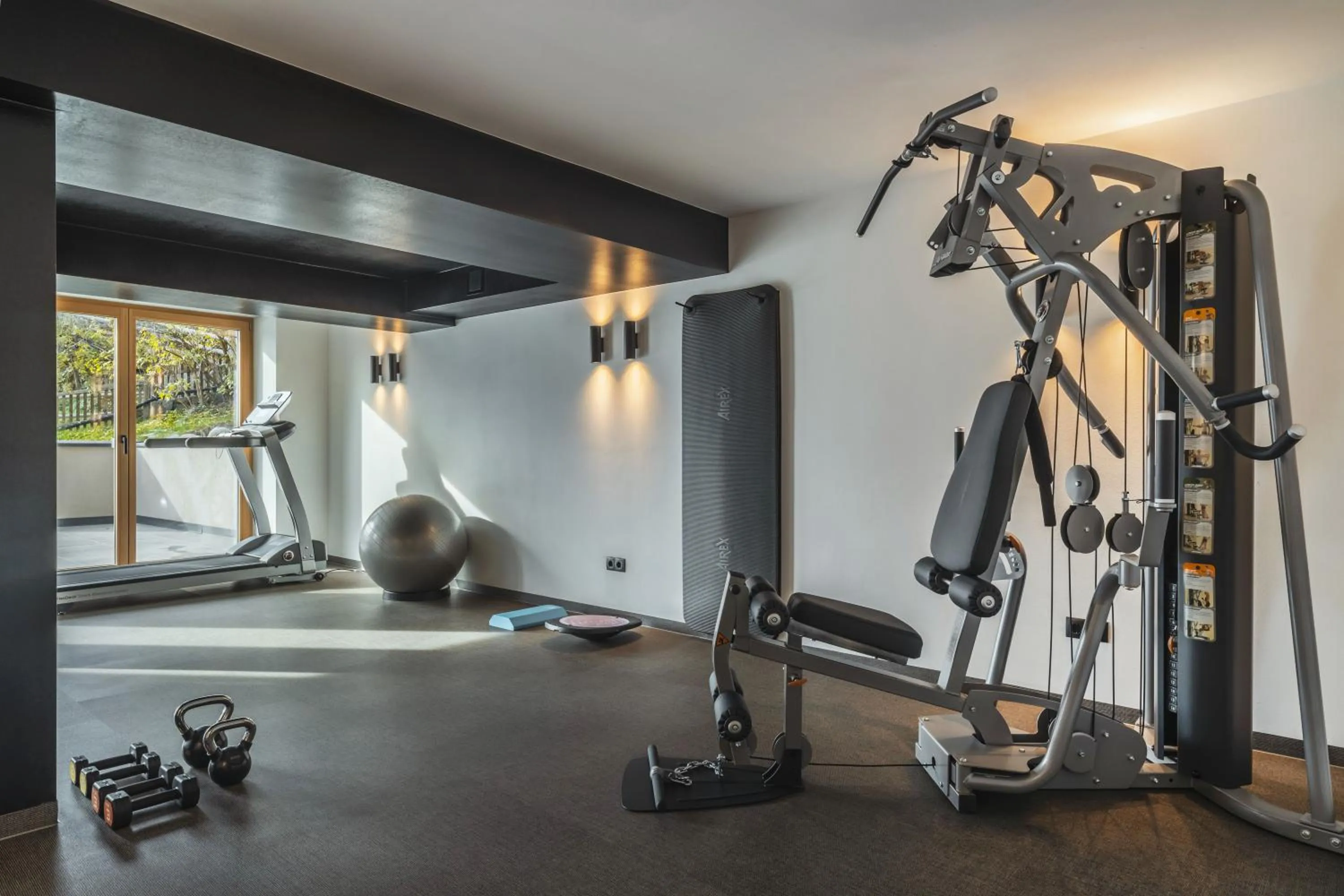 Fitness centre/facilities in Maraias - Luxury Suites & Apartments