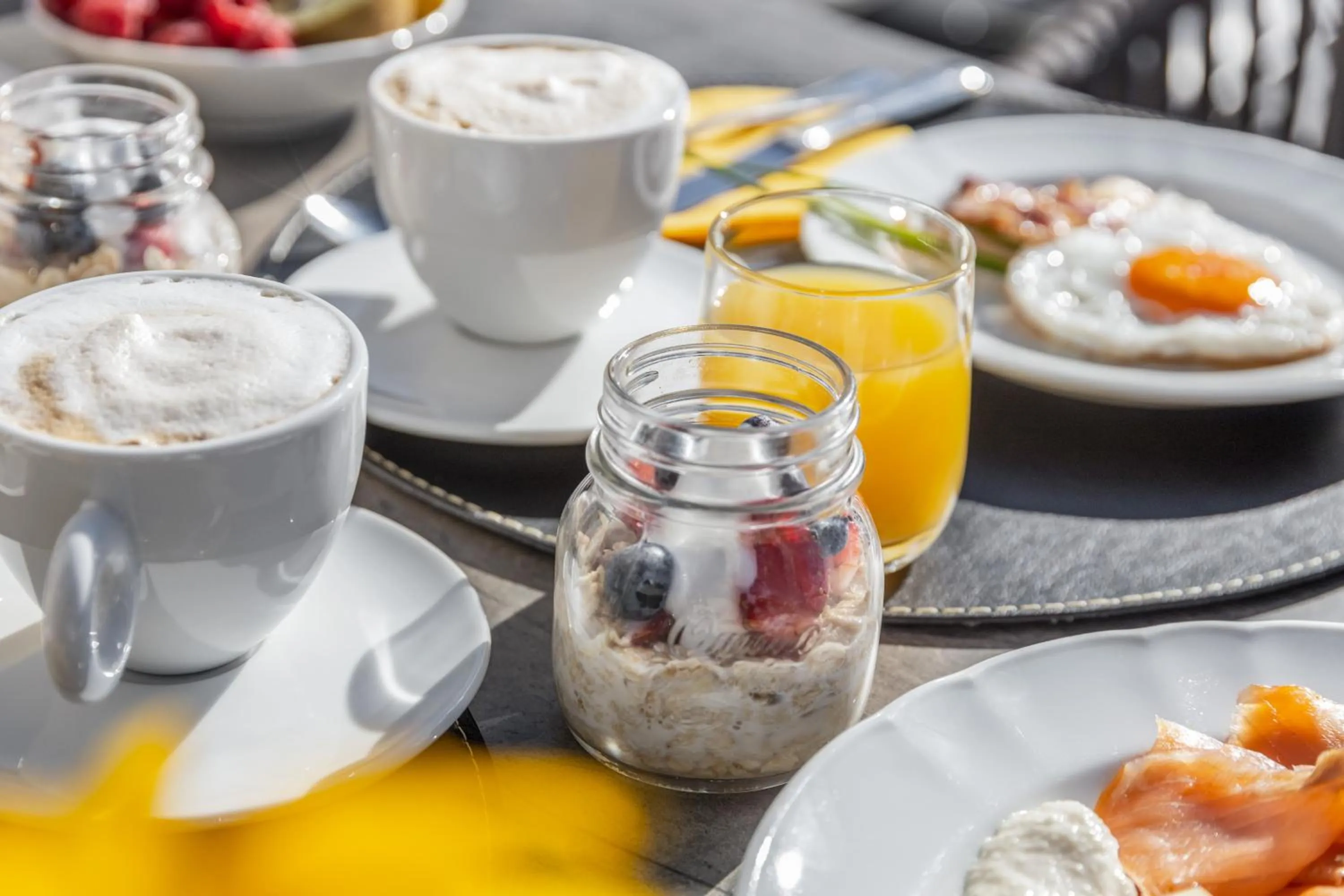 Breakfast in Maraias - Luxury Suites & Apartments