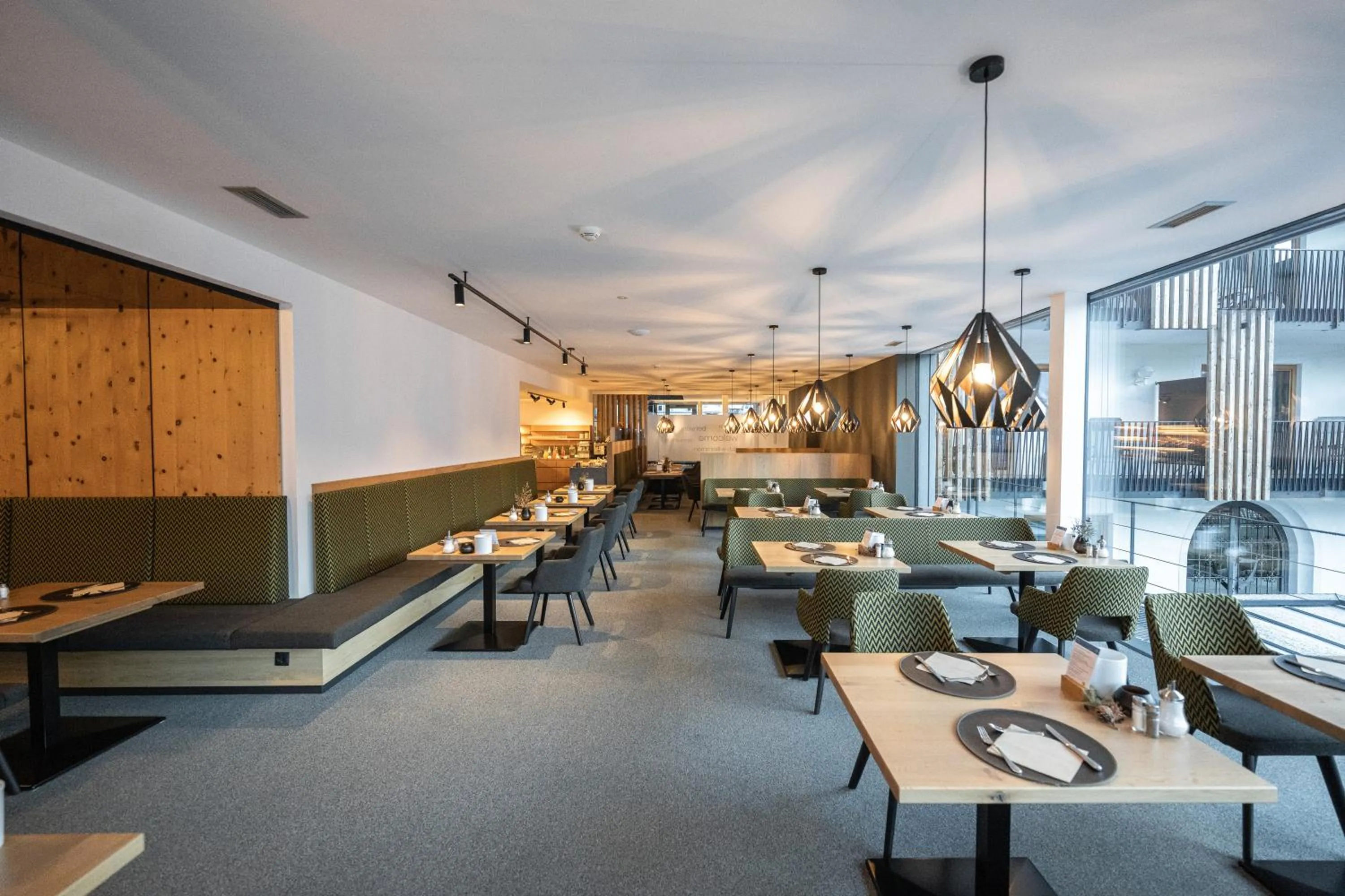 Breakfast in Maraias - Luxury Suites & Apartments