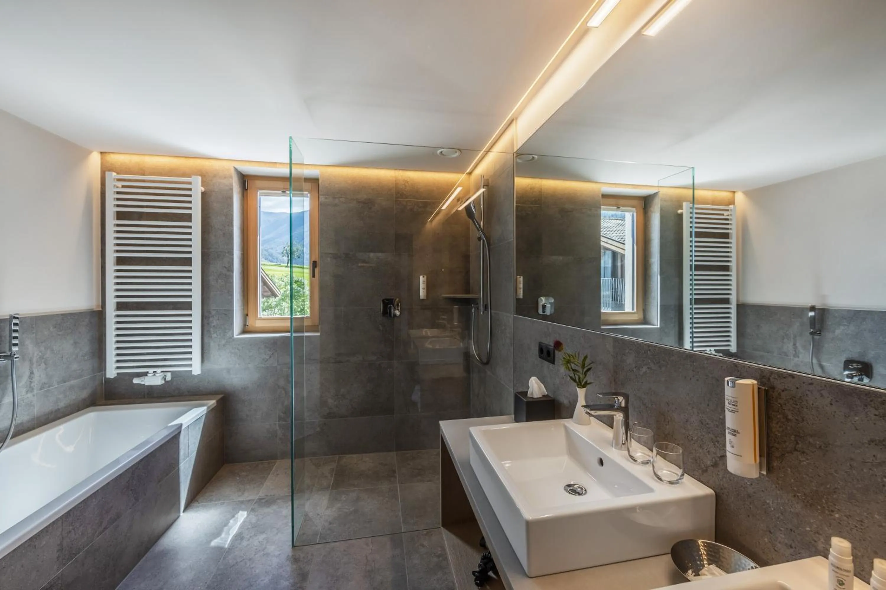 Bathroom in Maraias - Luxury Suites & Apartments