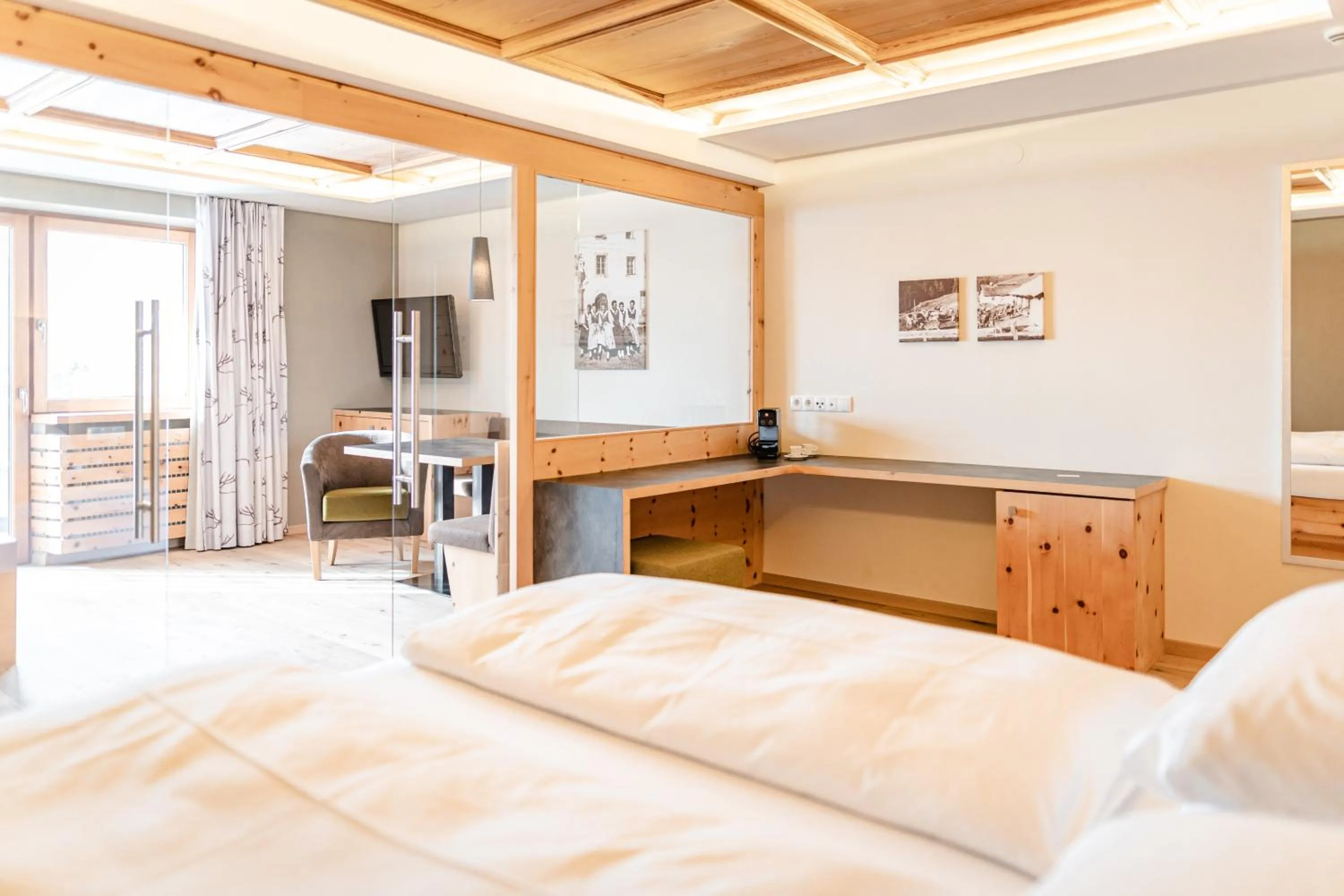 Photo of the whole room, Bed in Maraias - Luxury Suites & Apartments