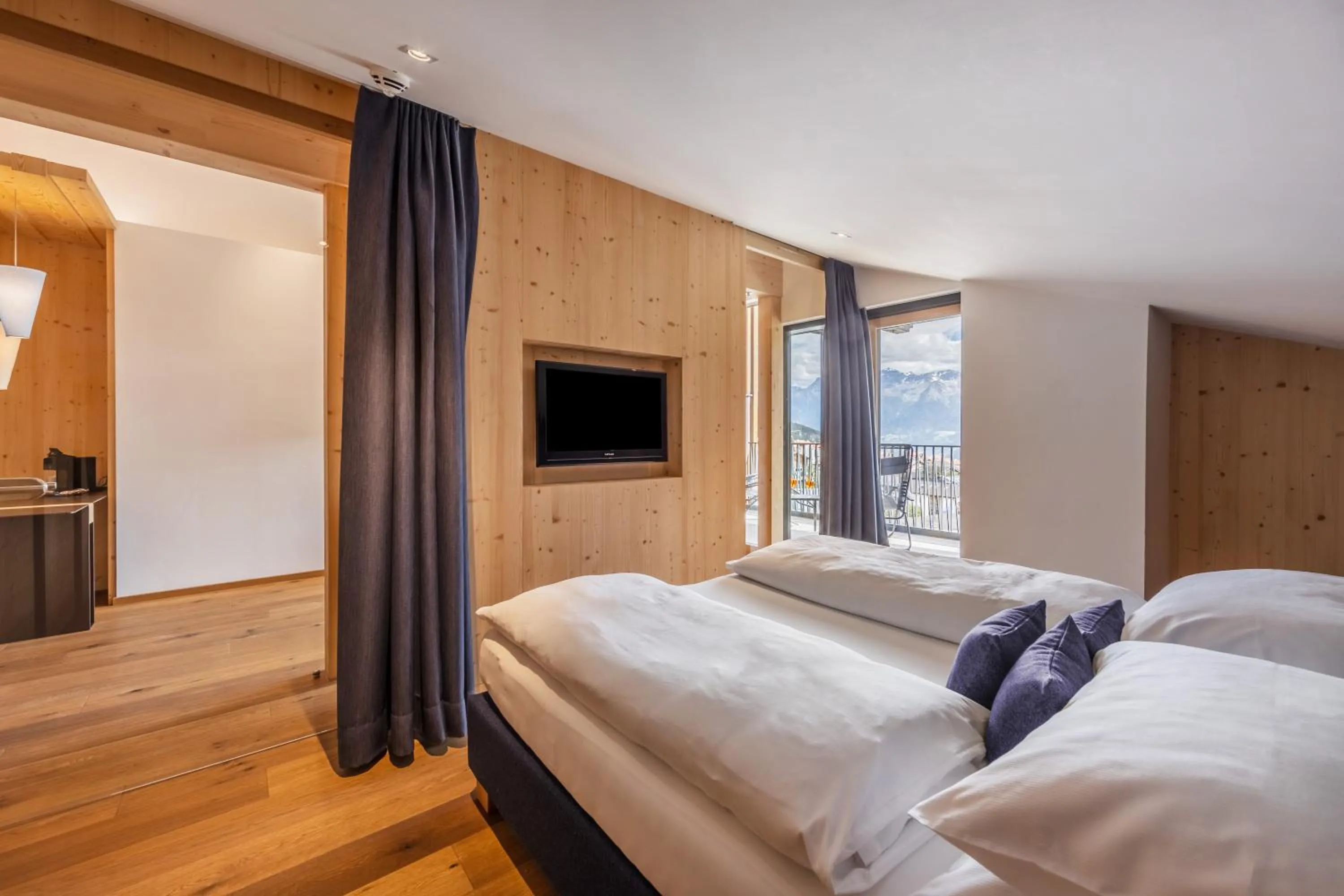 Bed in Maraias - Luxury Suites & Apartments