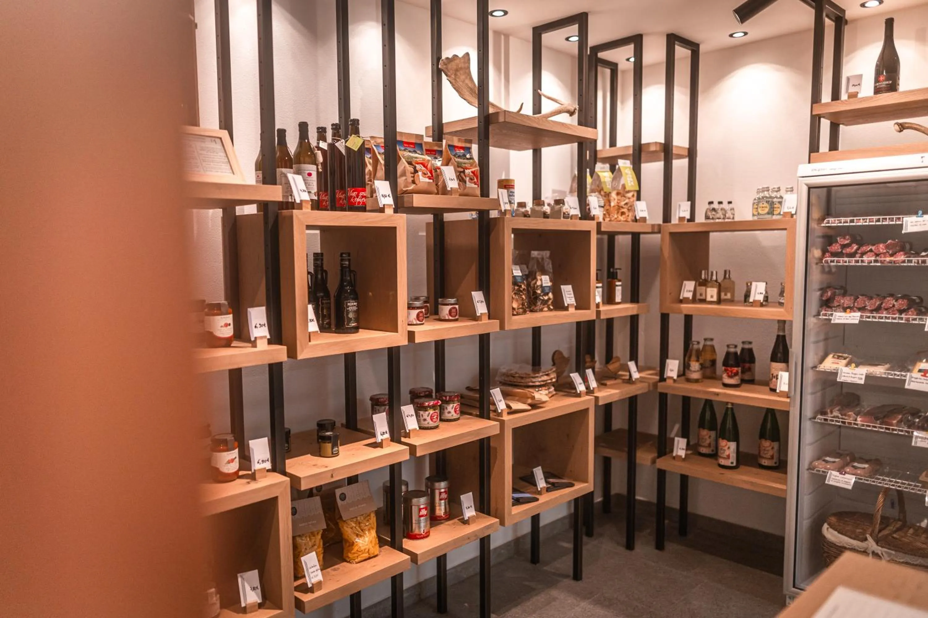 Food and drinks in Maraias - Luxury Suites & Apartments