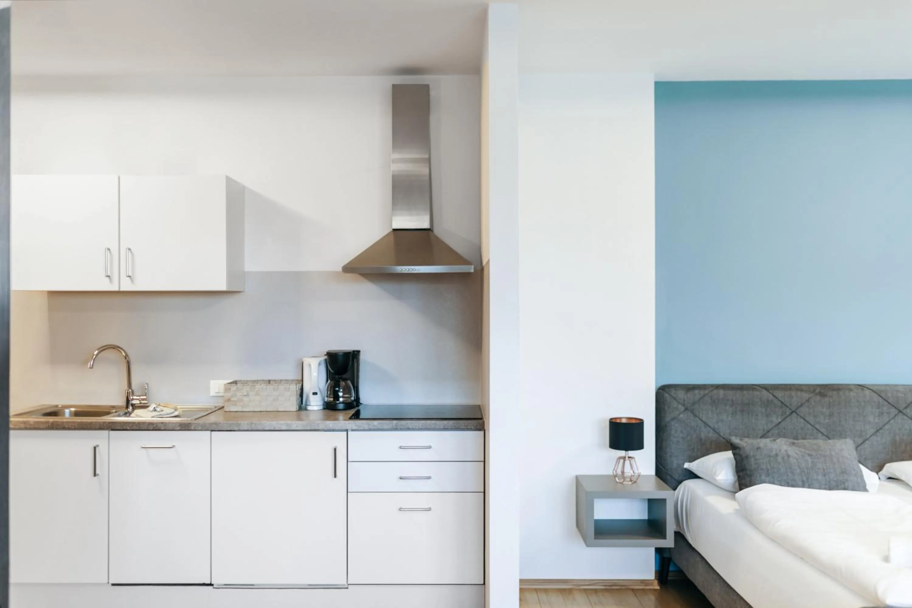 Dining area, Bed in Residence Montani