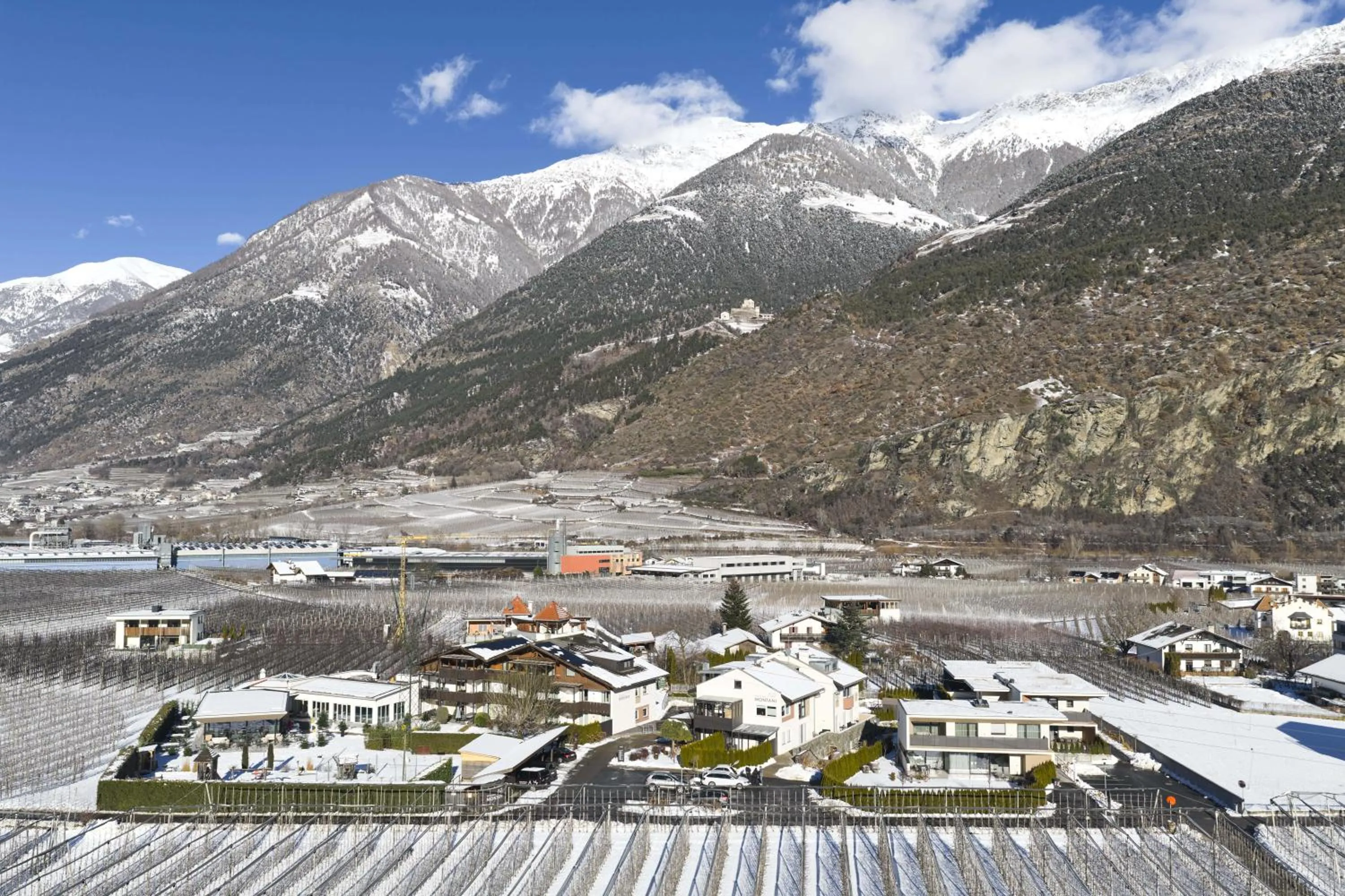 Property building in Residence Montani