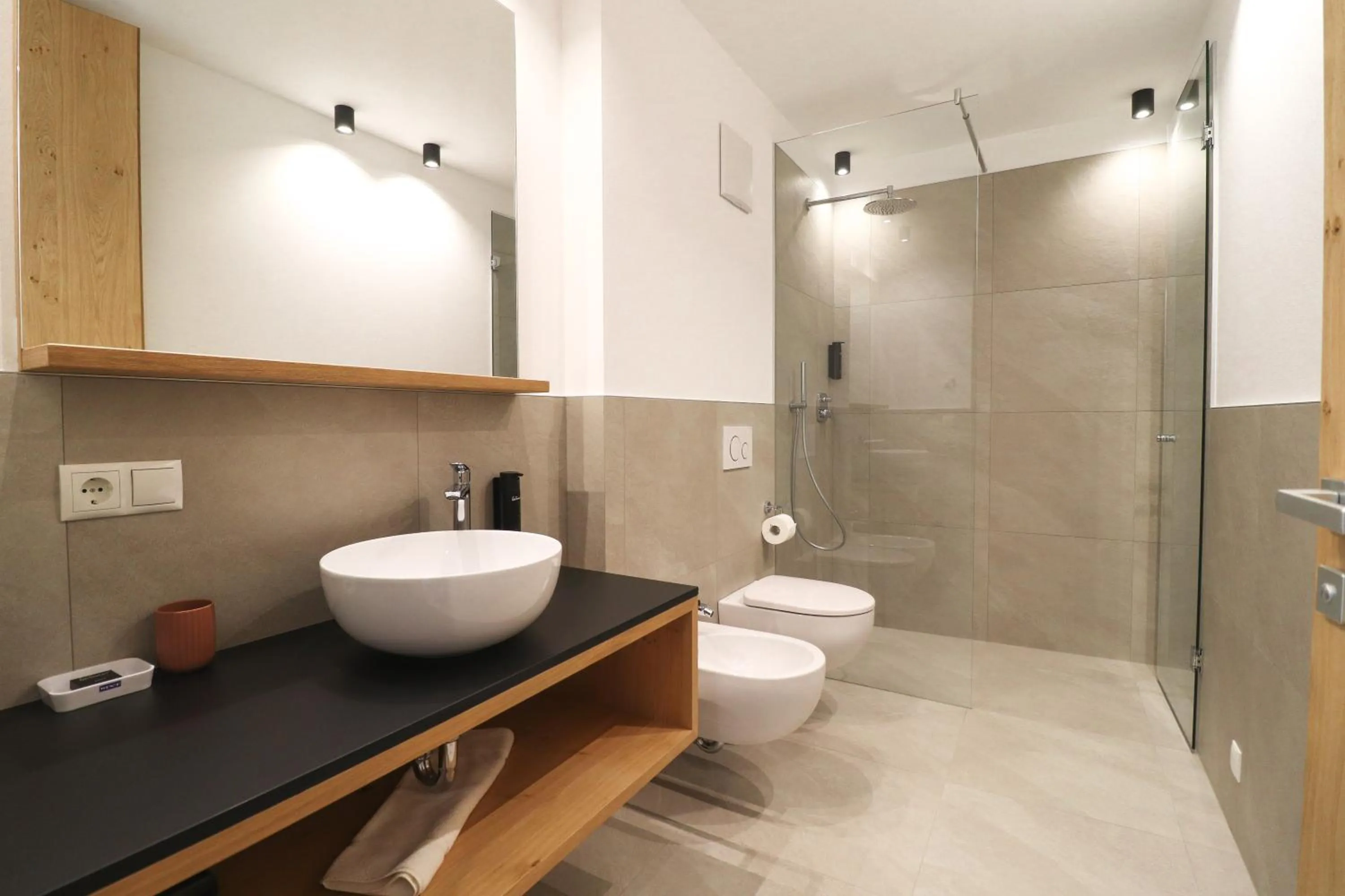 Shower in Residence Montani