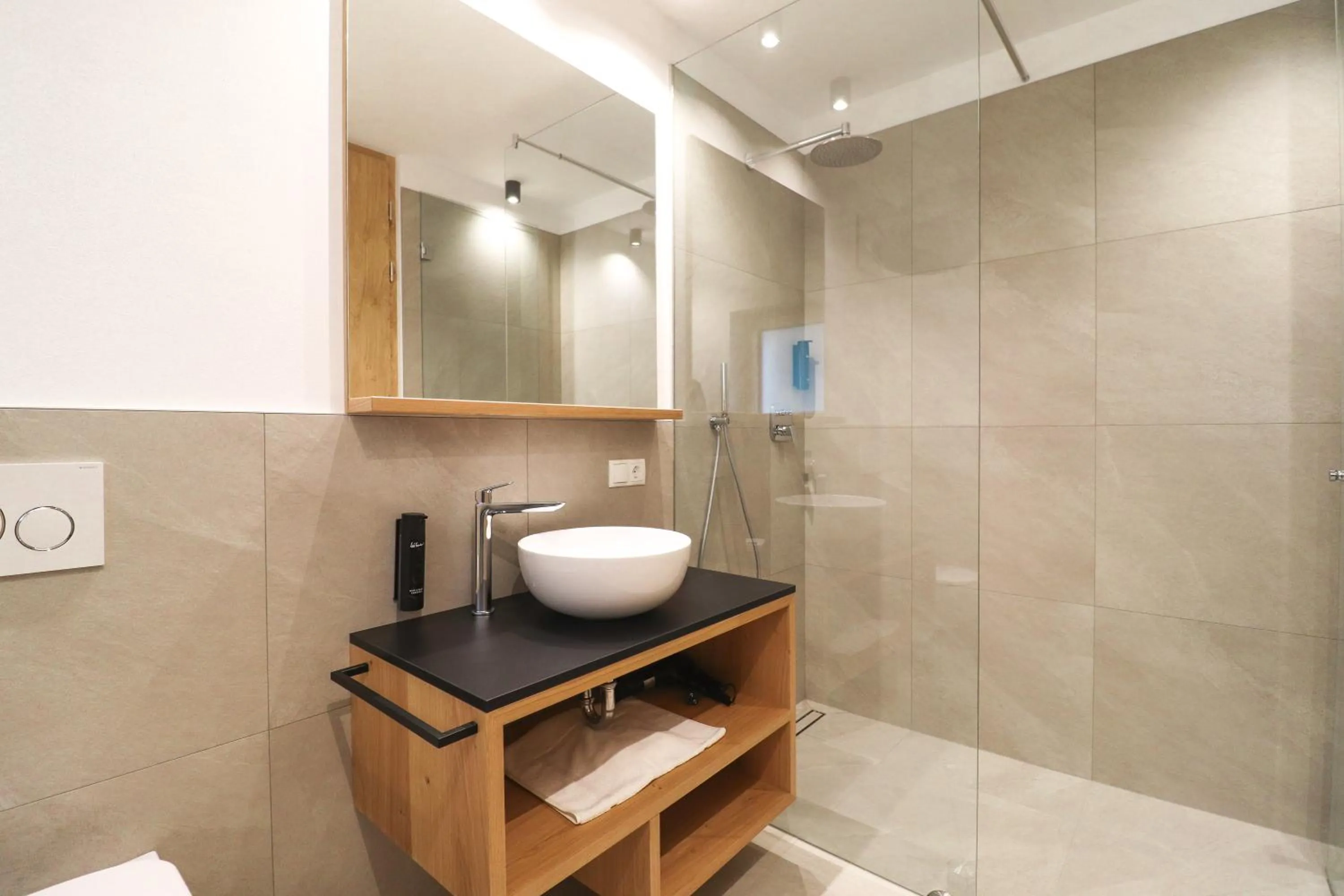 Shower in Residence Montani