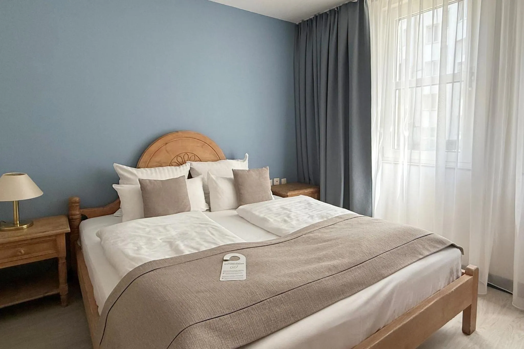 Photo of the whole room, Bed in Garner Hotel Dusseldorf - Main Station by IHG