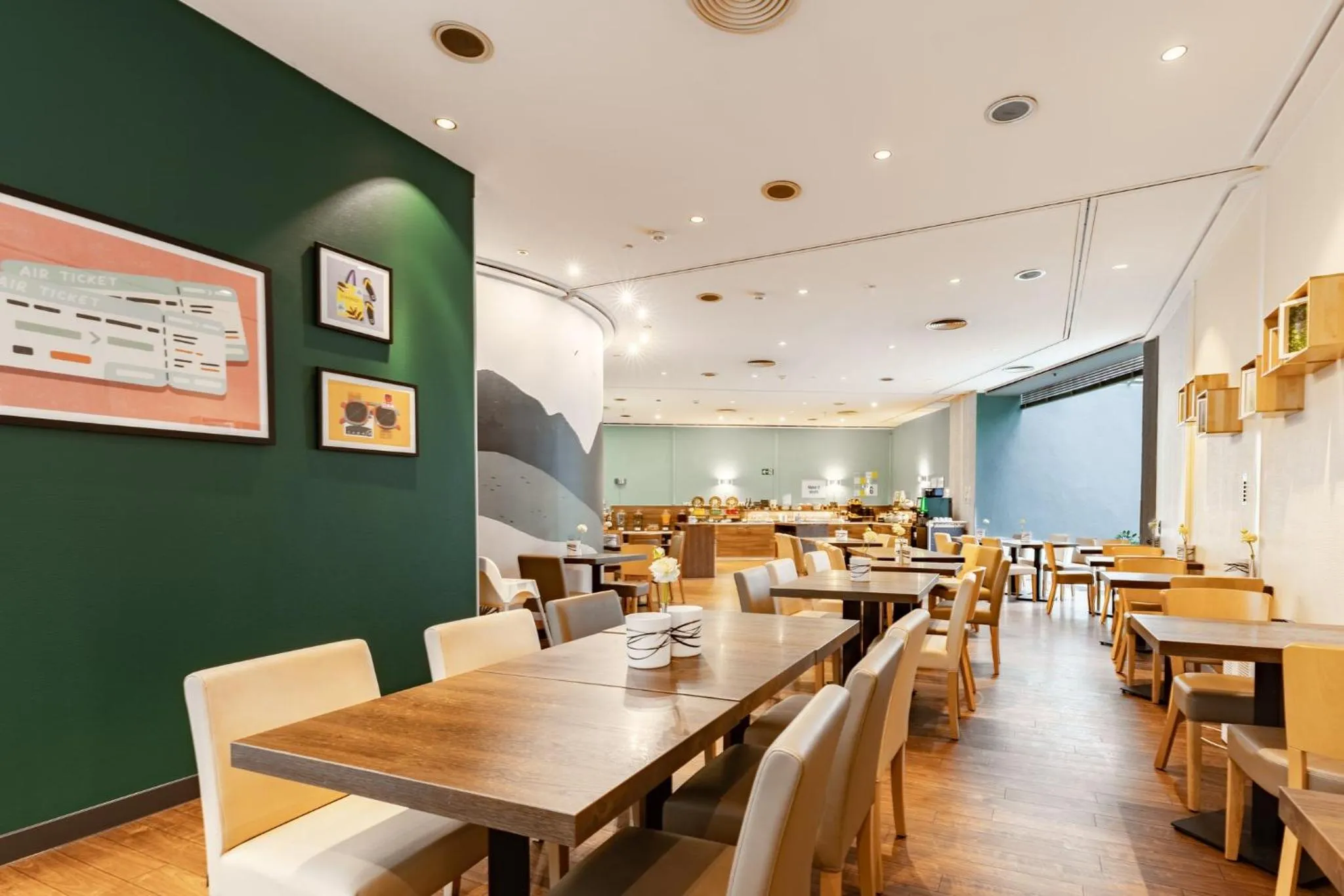 Breakfast in Garner Hotel Dusseldorf - Main Station by IHG