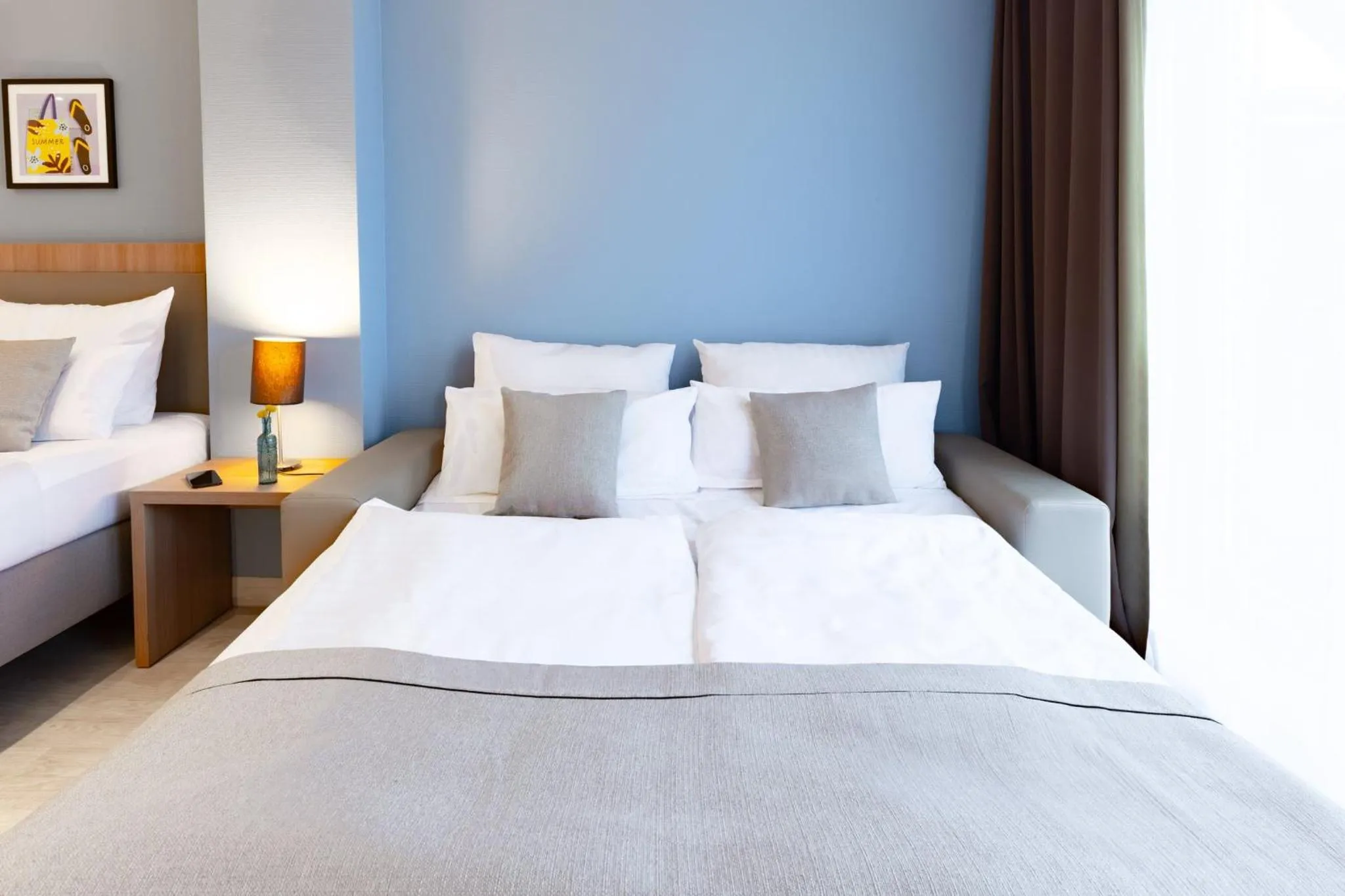 Photo of the whole room, Bed in Garner Hotel Dusseldorf - Main Station by IHG