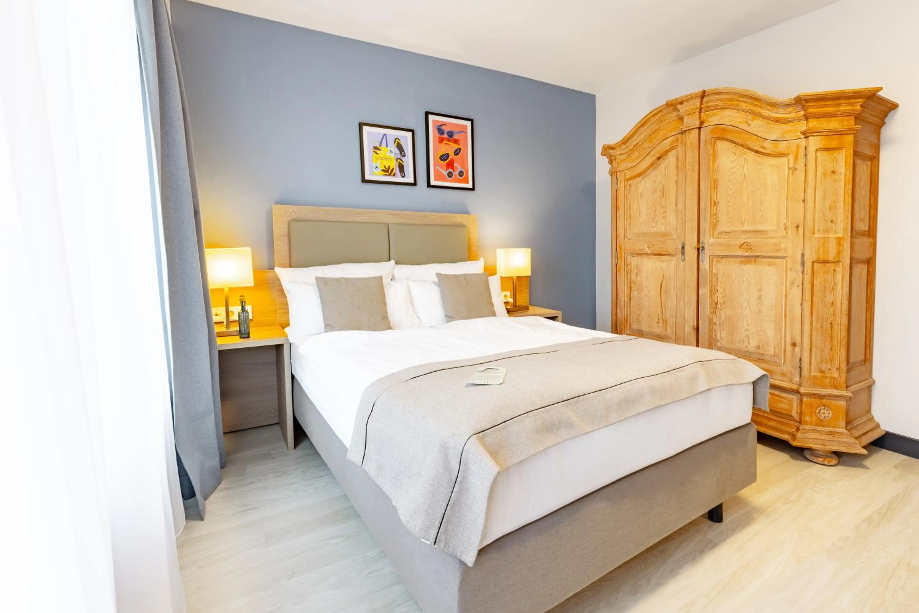 Bed in Garner Hotel Dusseldorf - Main Station by IHG