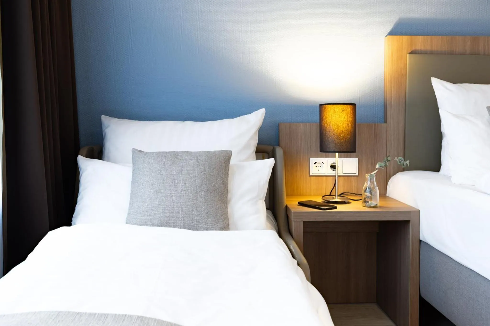 Photo of the whole room, Bed in Garner Hotel Dusseldorf - Main Station by IHG