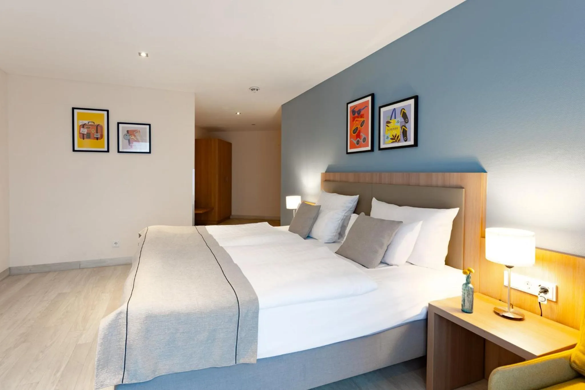 Photo of the whole room, Bed in Garner Hotel Dusseldorf - Main Station by IHG
