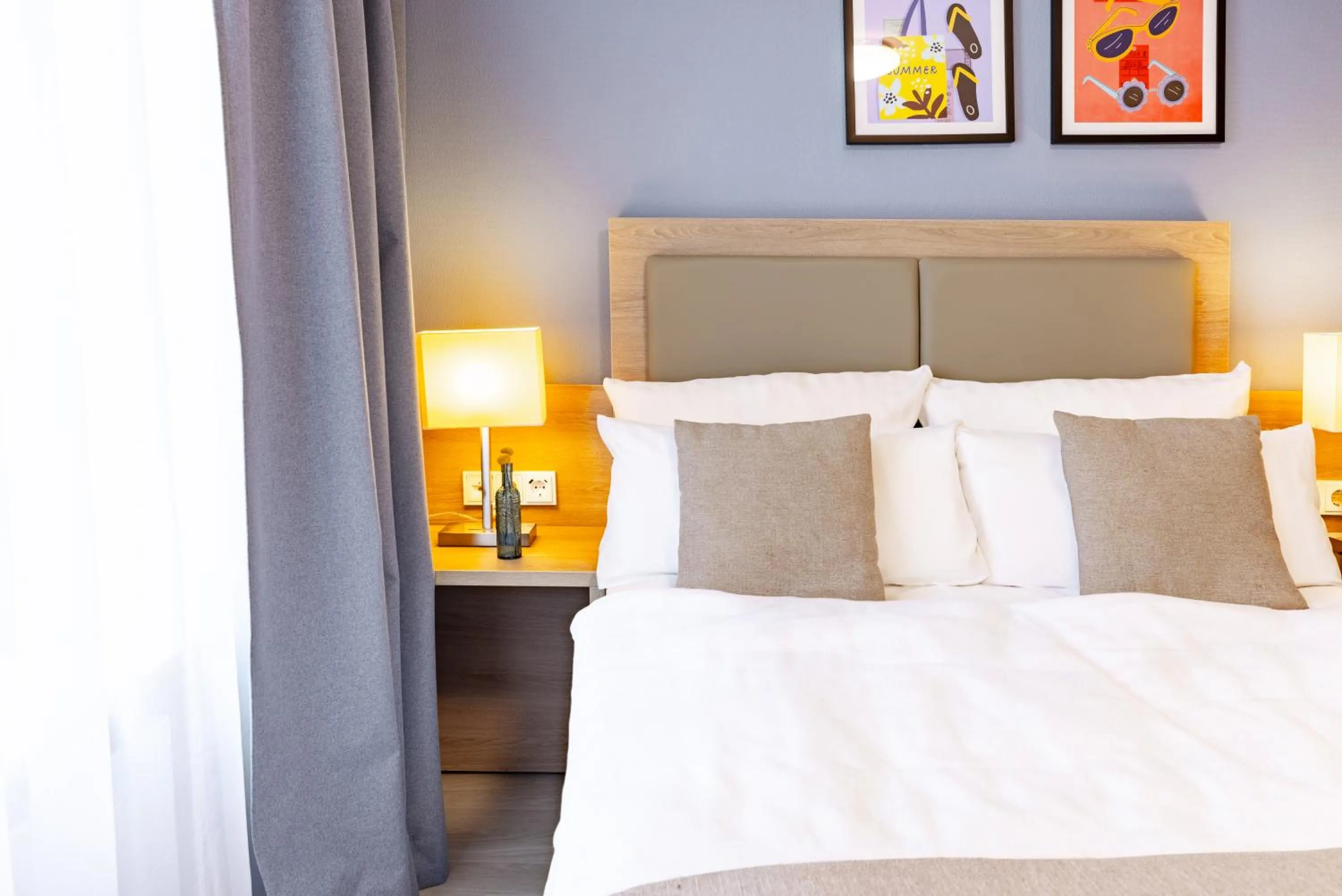 Bed in Garner Hotel Dusseldorf - Main Station by IHG