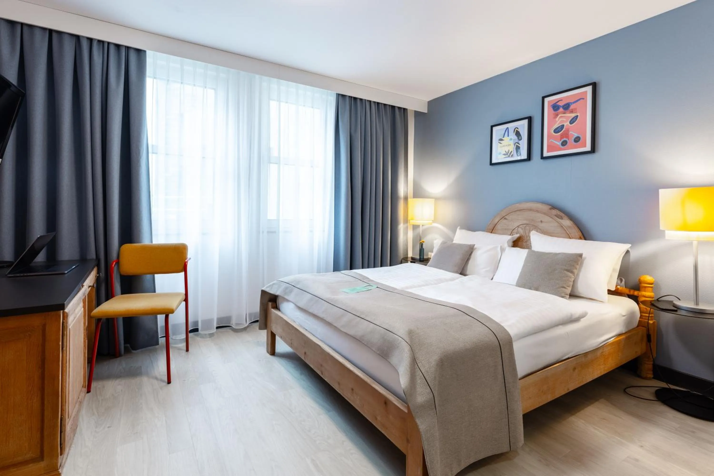 Bed in Garner Hotel Dusseldorf - Main Station by IHG