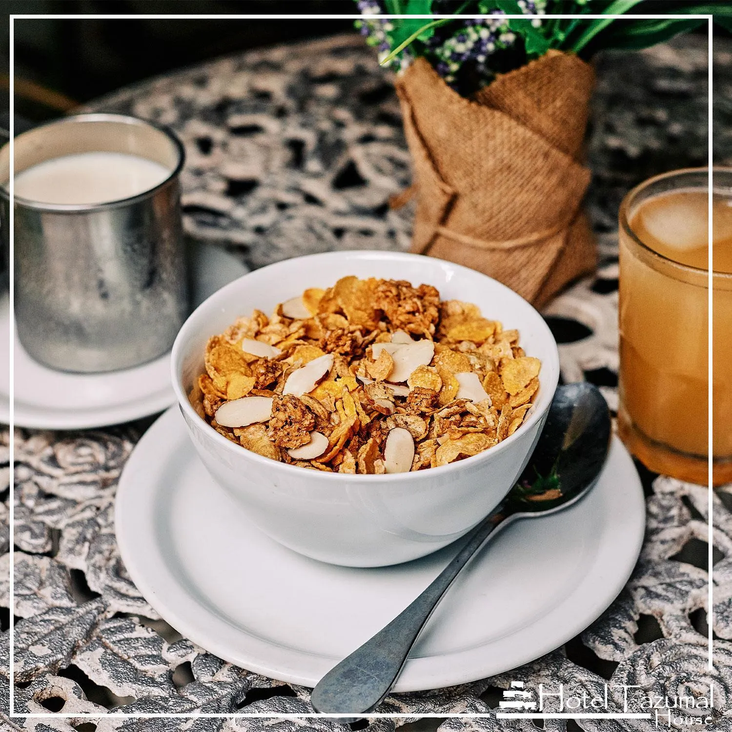 Food and drinks in Hotel Tazumal House