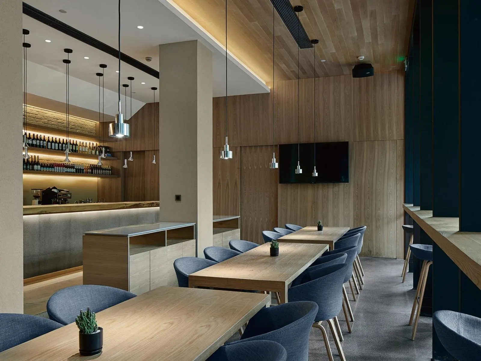 Restaurant/places to eat in EBO Hotel Hangzhou Wulin - 5 mins drive to the West Lake