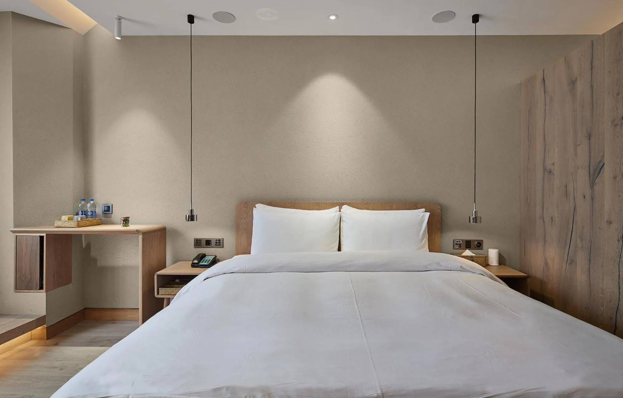 bunk bed, Bed in EBO Hotel Hangzhou Wulin - 5 mins drive to the West Lake