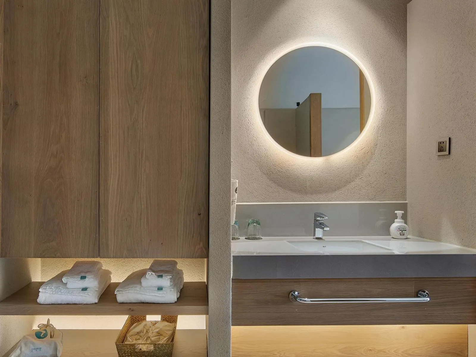 Decorative detail in EBO Hotel Hangzhou Wulin - 5 mins drive to the West Lake